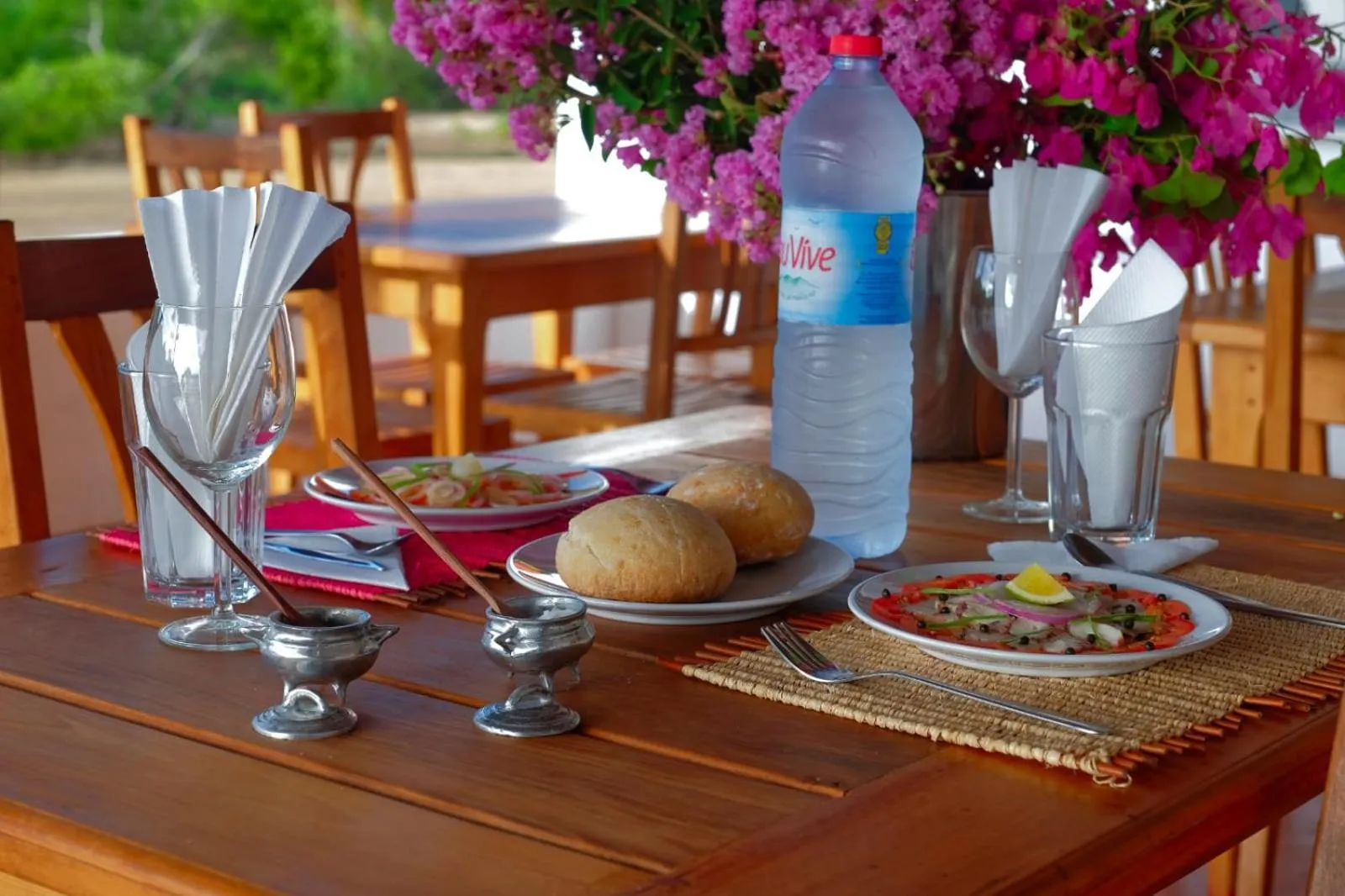 Breakfast in Emeraude Lodge
