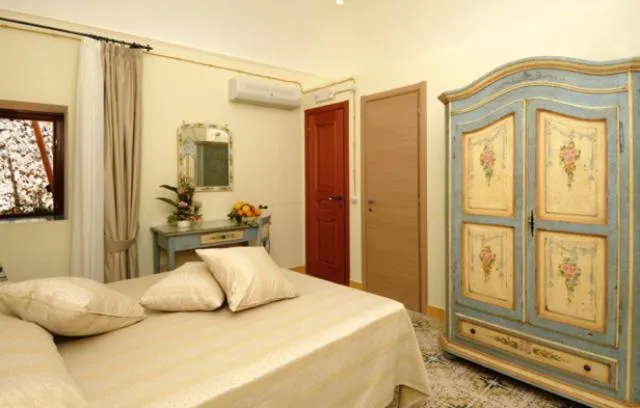 Photo of the whole room, Bed in Locanda Degli Dei