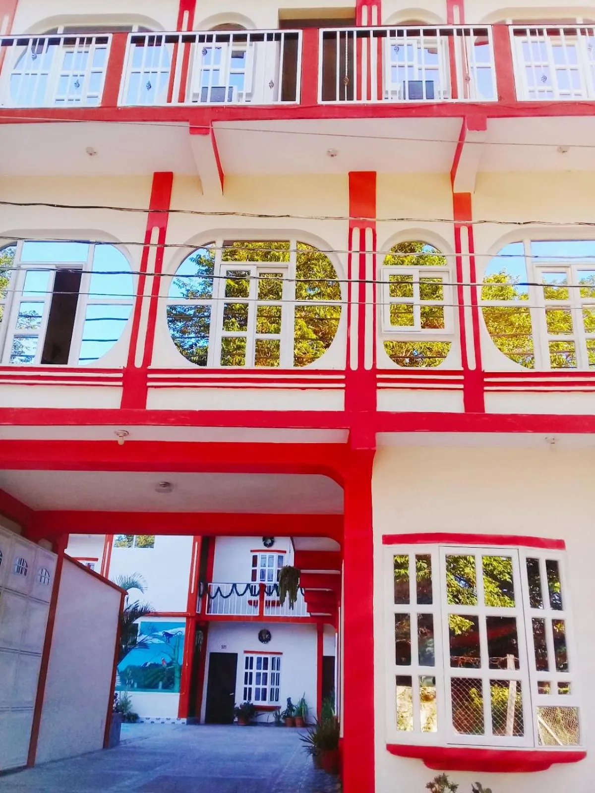 Facade/entrance in Hotel Aruma