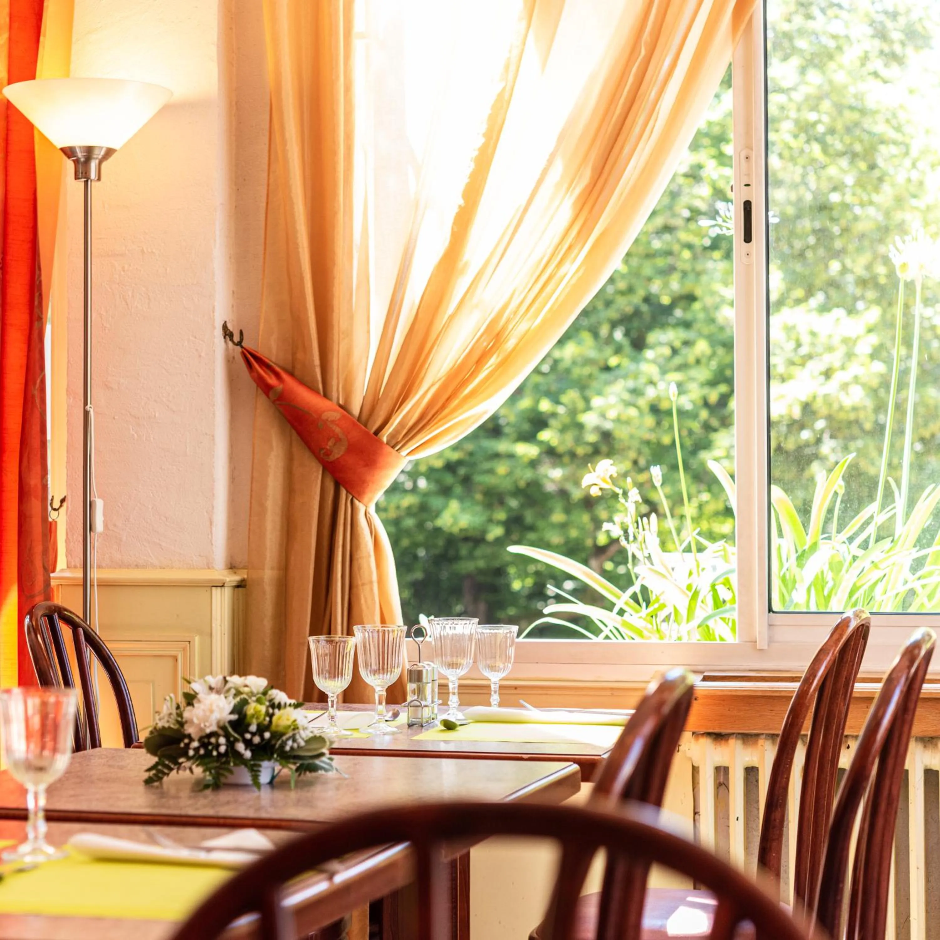 Restaurant/places to eat in Hôtel des Bains