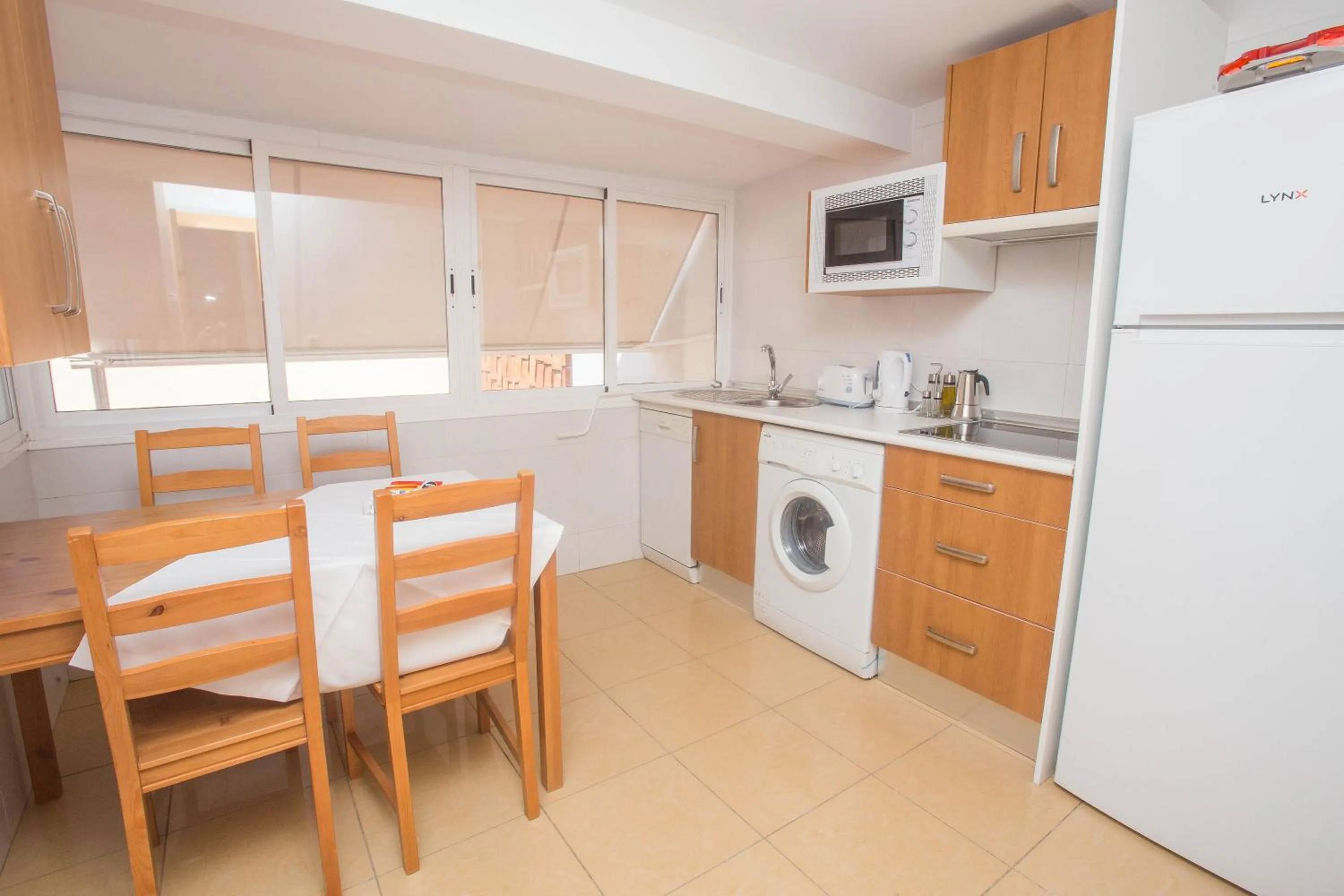 Kitchen or kitchenette in Apartamentos Soho Boutique Plaza Mayor Caceres