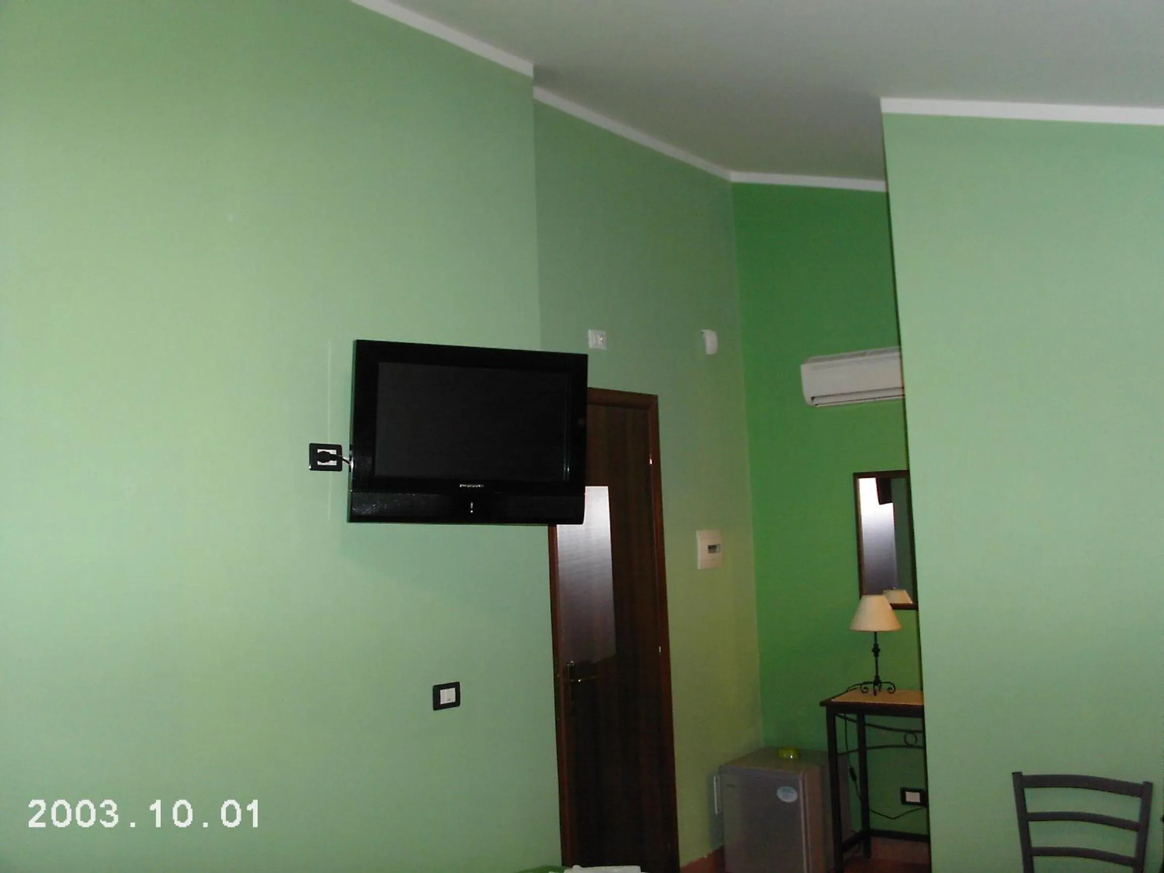 Decorative detail in La Porta Dell'Etna - Nicolosi