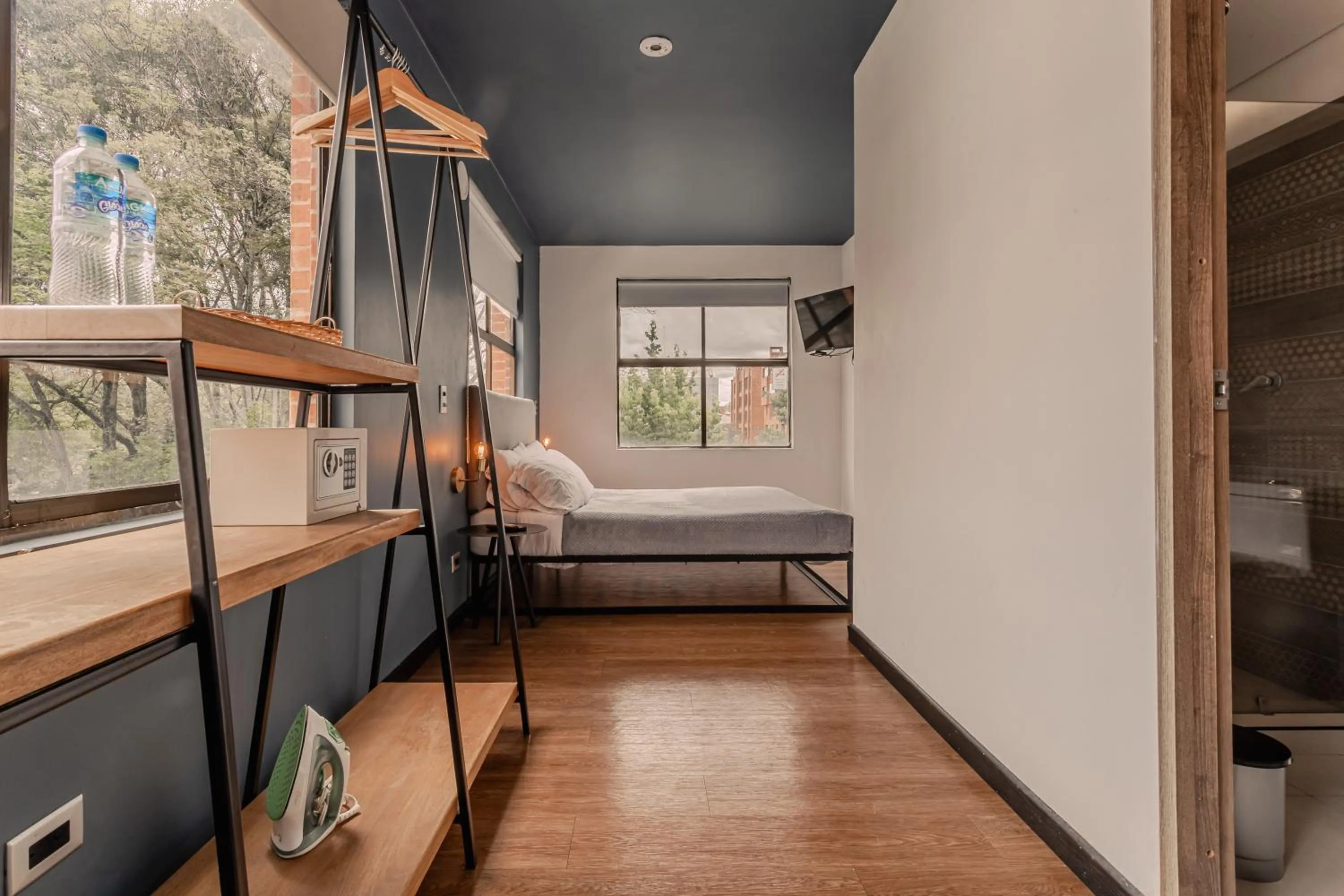 Photo of the whole room, Bed in Soy Local Parque La 93