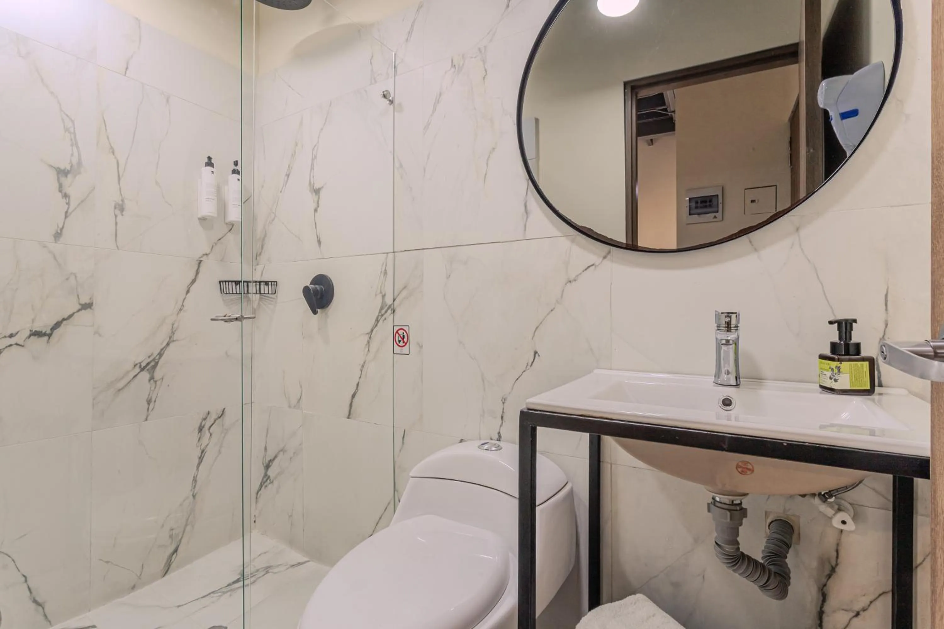 Bathroom in Soy Local Parque La 93