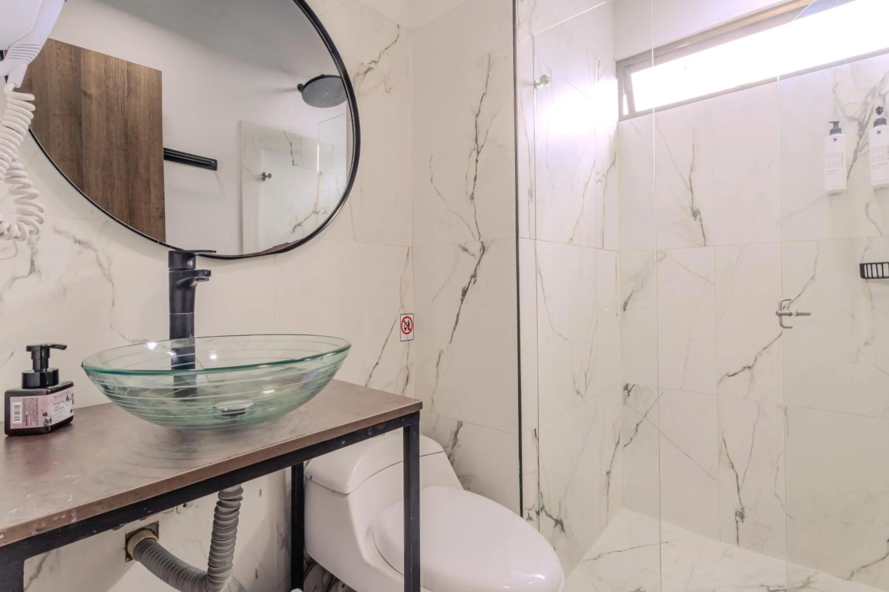 Bathroom in Soy Local Parque La 93