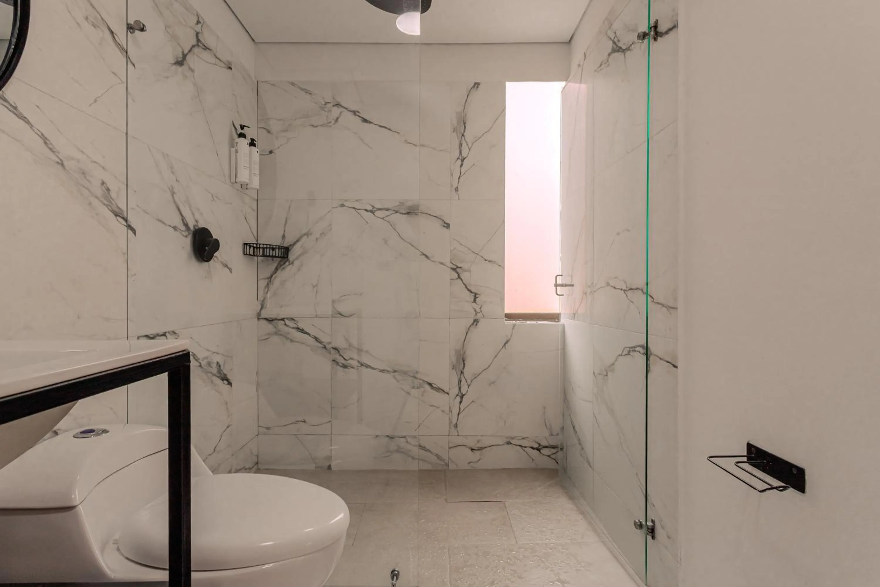 Shower in Soy Local Parque La 93