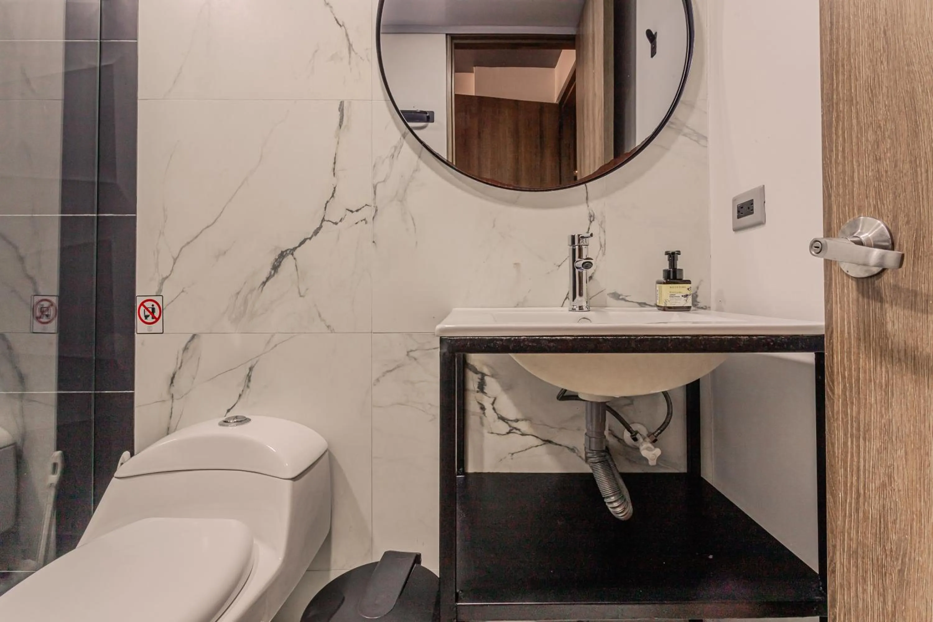 Bathroom in Soy Local Parque La 93