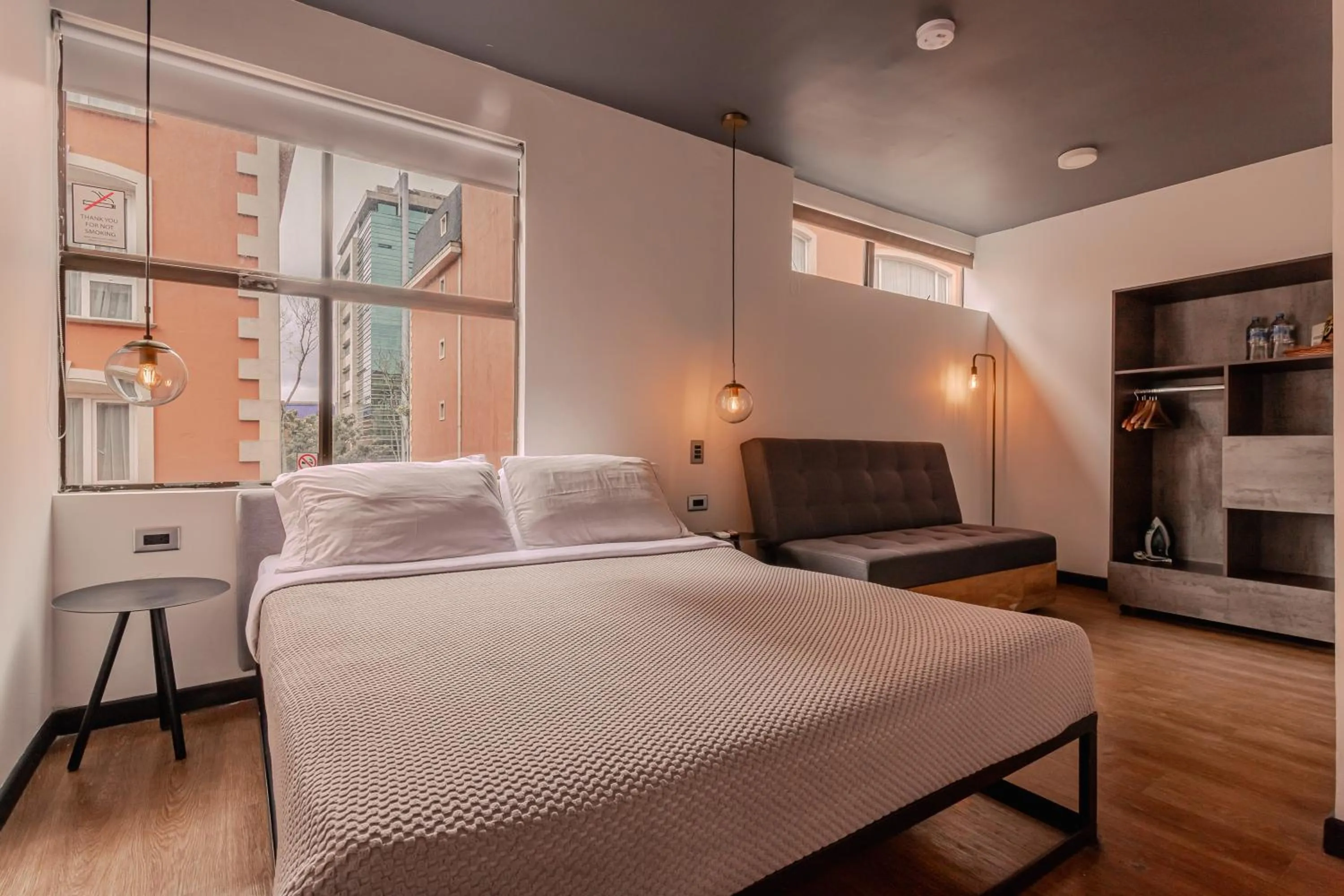 Photo of the whole room, Bed in Soy Local Parque La 93