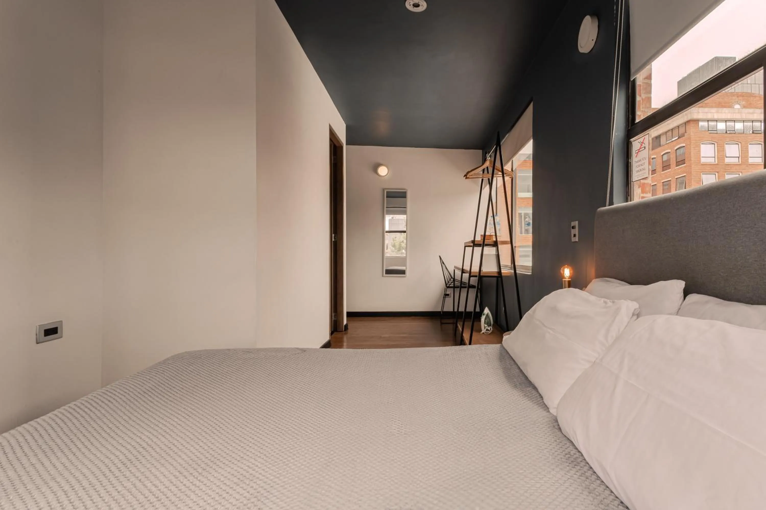 Photo of the whole room, Bed in Soy Local Parque La 93