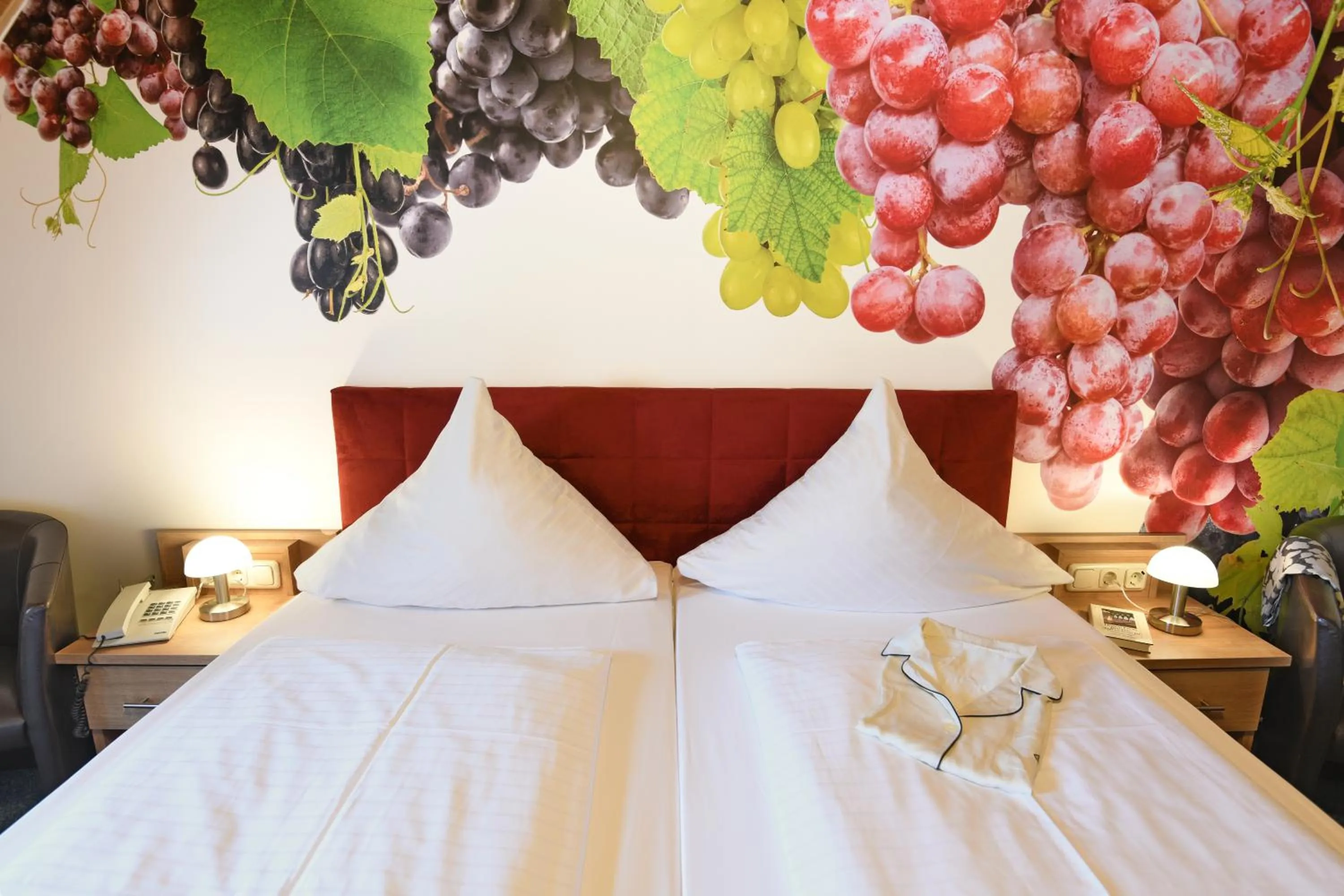 Photo of the whole room, Bed in Moselstern-Hotel "Weinhaus Fuhrmann"