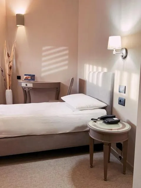 Bed in Hotel Motel Top