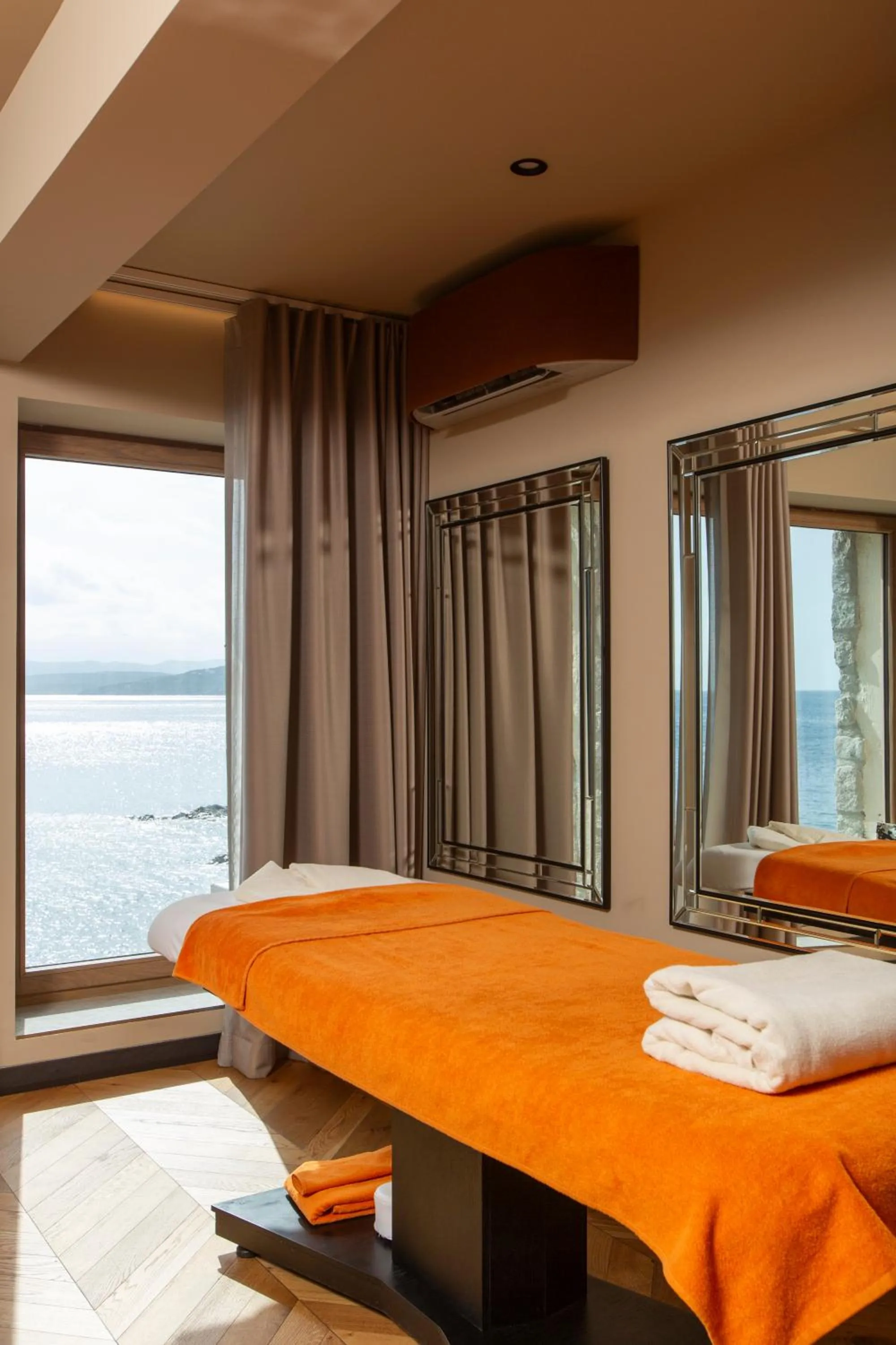 Massage, Bed in Hotel La Pietra Restaurant & Spa