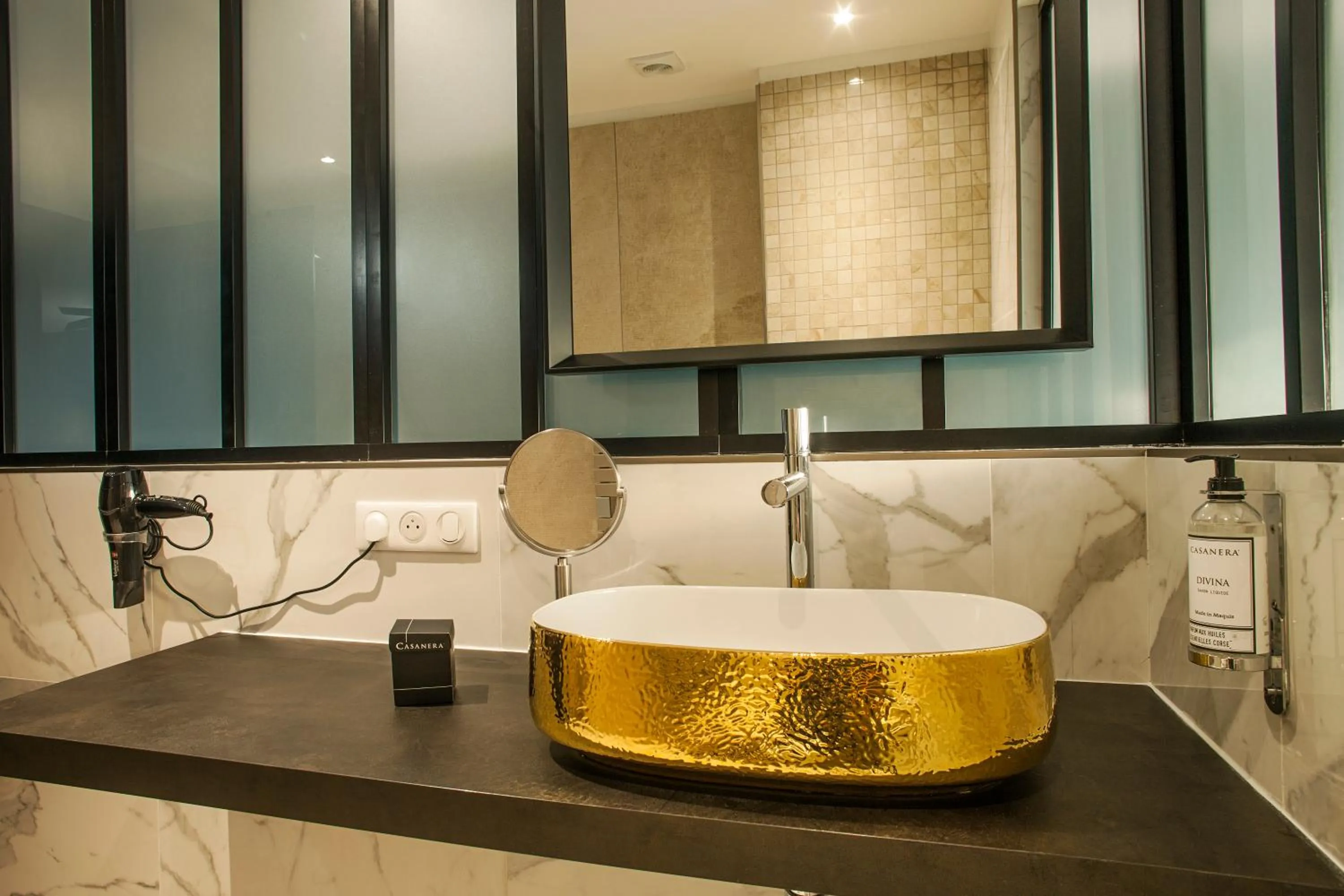 Bathroom in Hotel La Pietra Restaurant & Spa