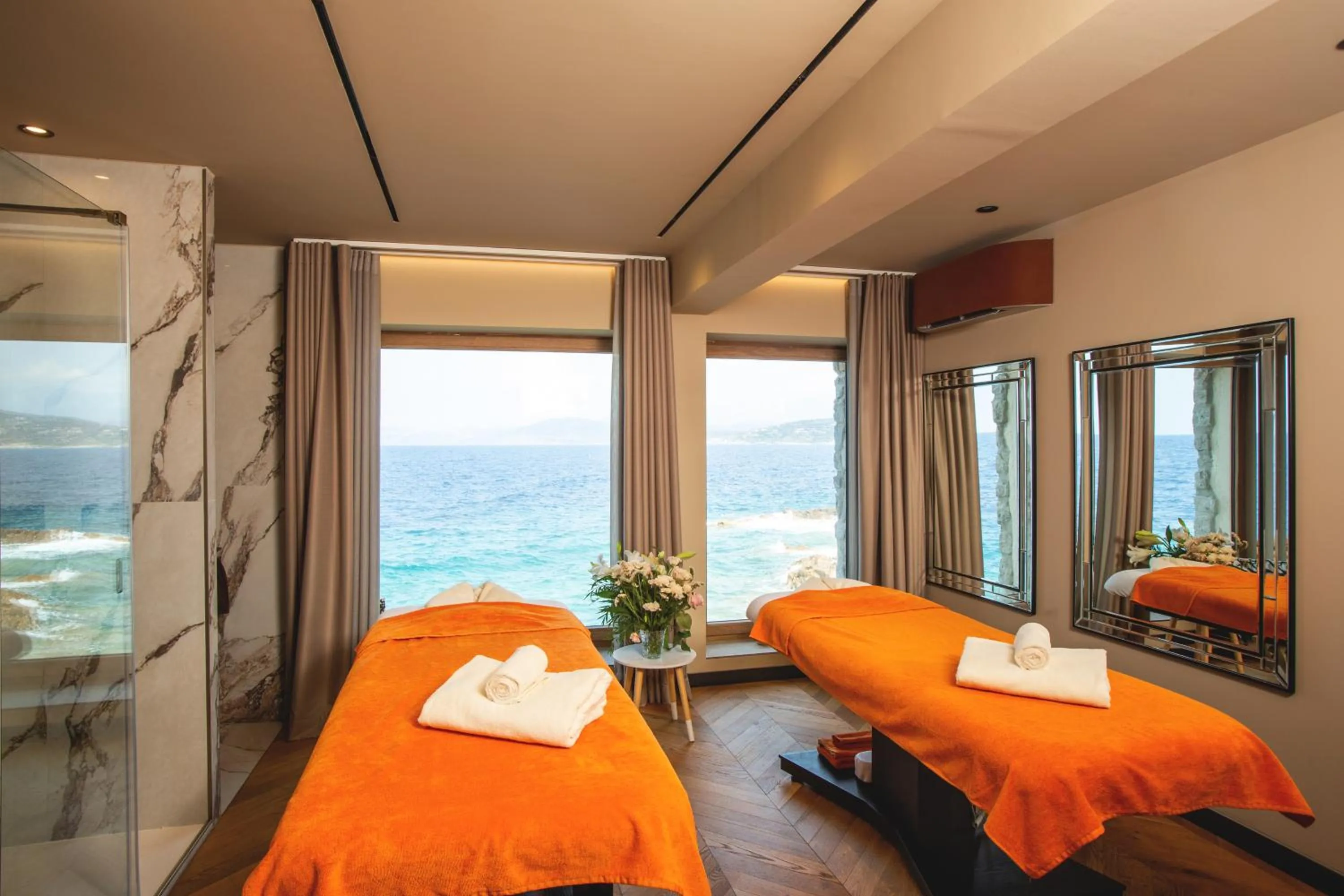 Massage, Bed in Hotel La Pietra Restaurant & Spa