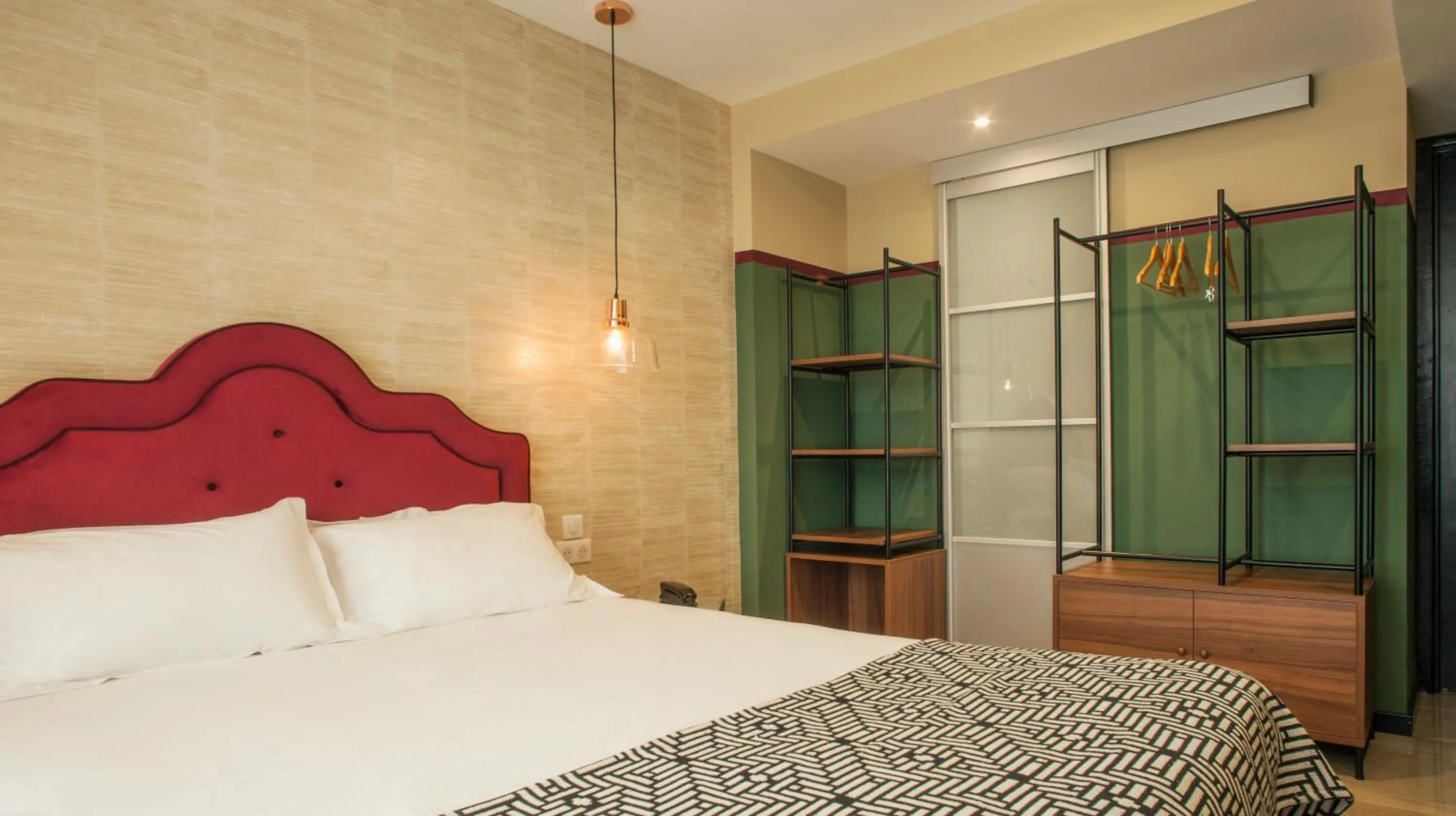 Bed in Hotel La Pietra Restaurant & Spa