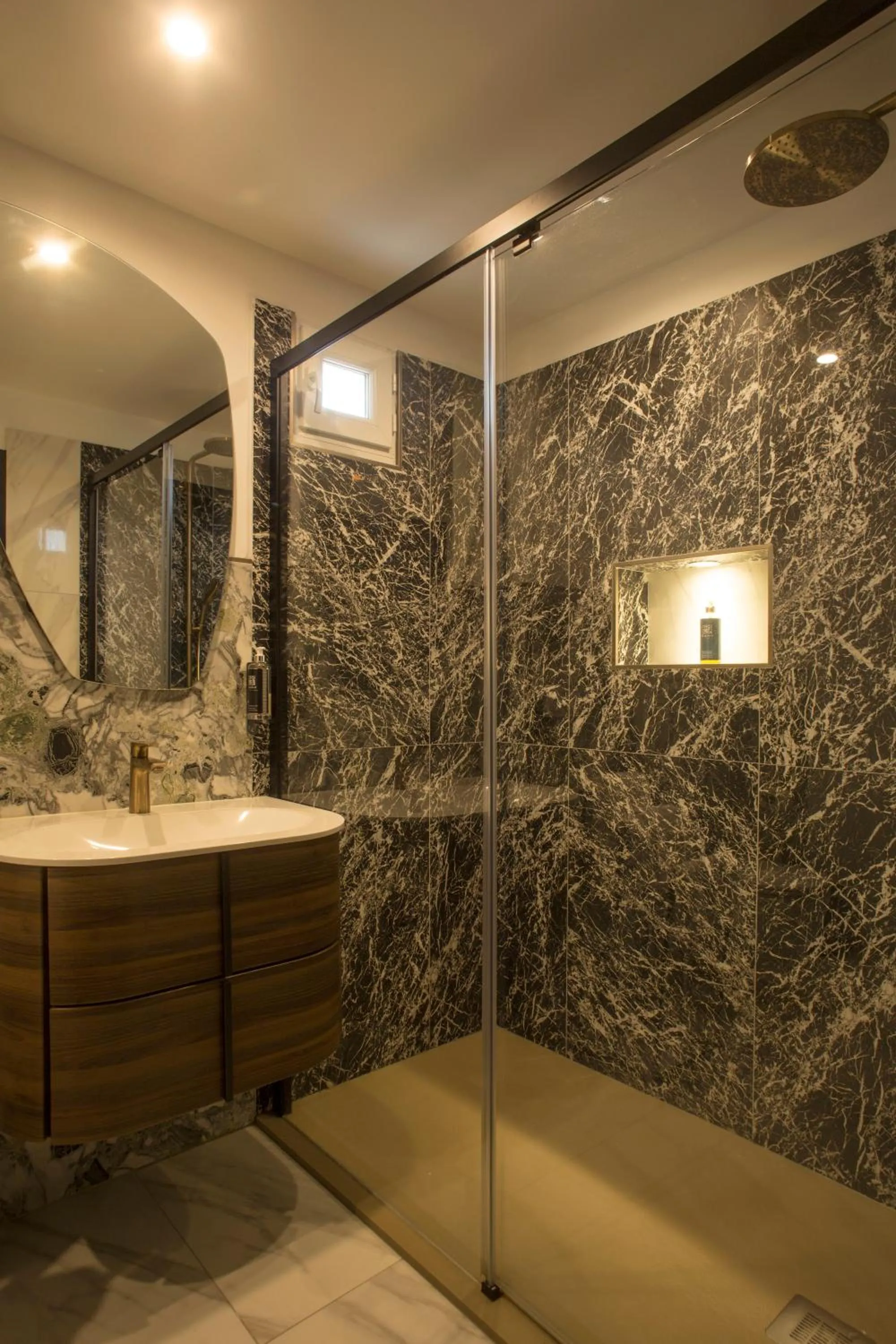 Bathroom in Hotel La Pietra Restaurant & Spa