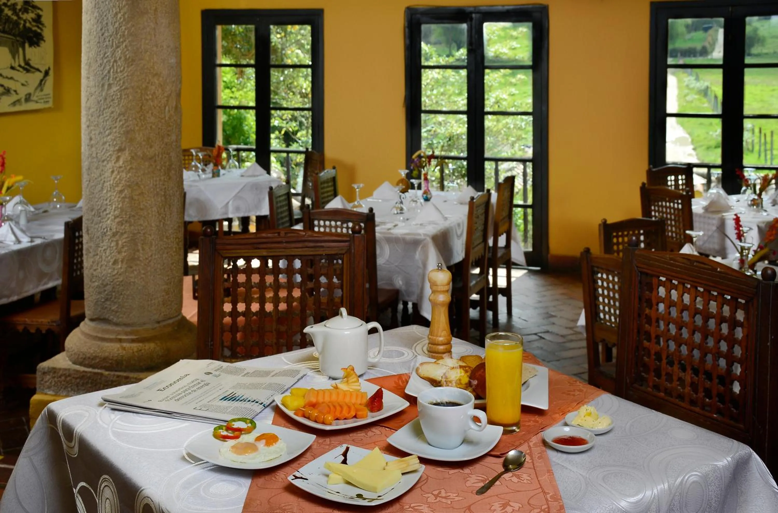American breakfast in Hotel Hacienda El Salitre