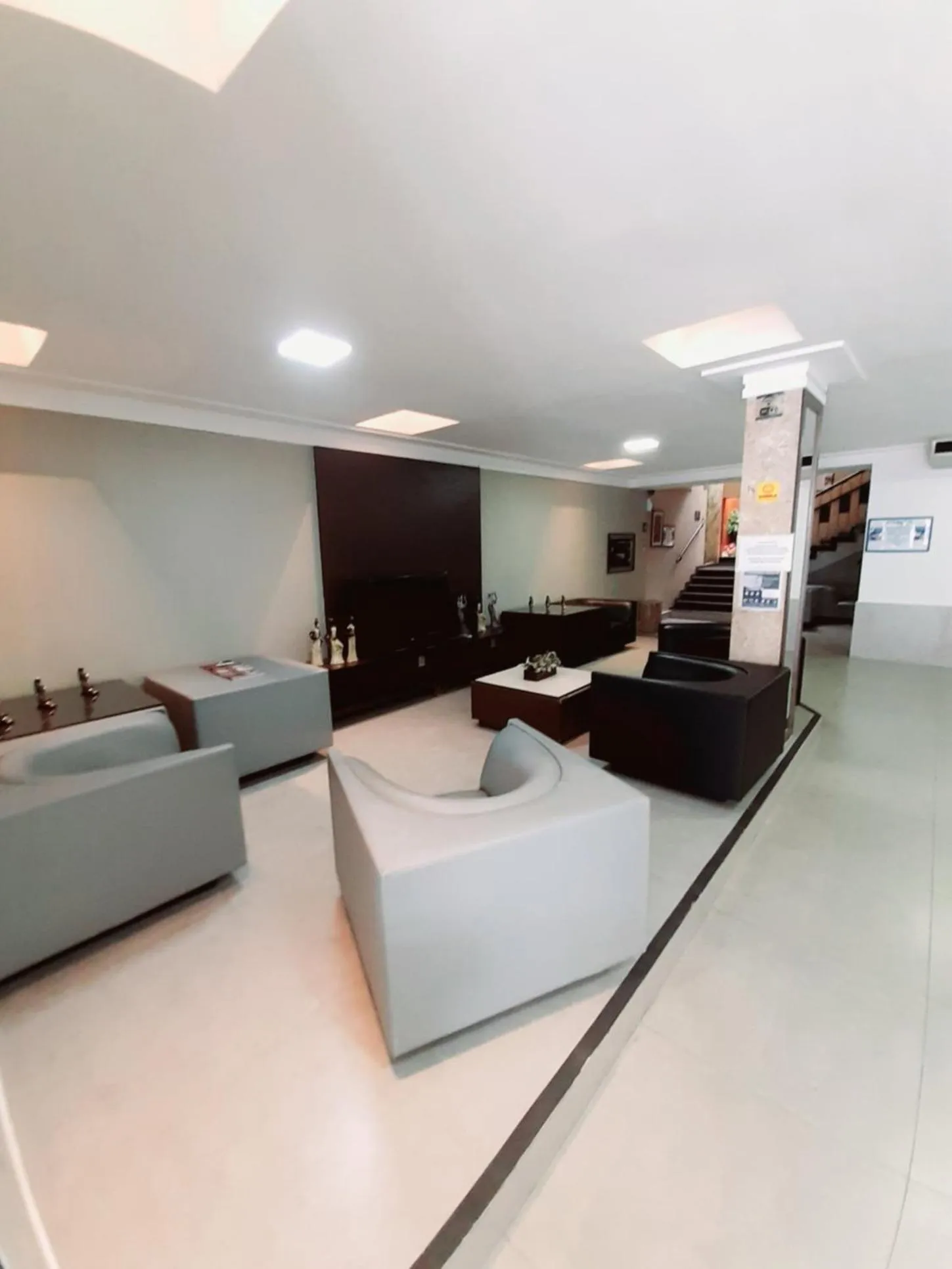 Communal lounge/ TV room in Aton Plaza Hotel