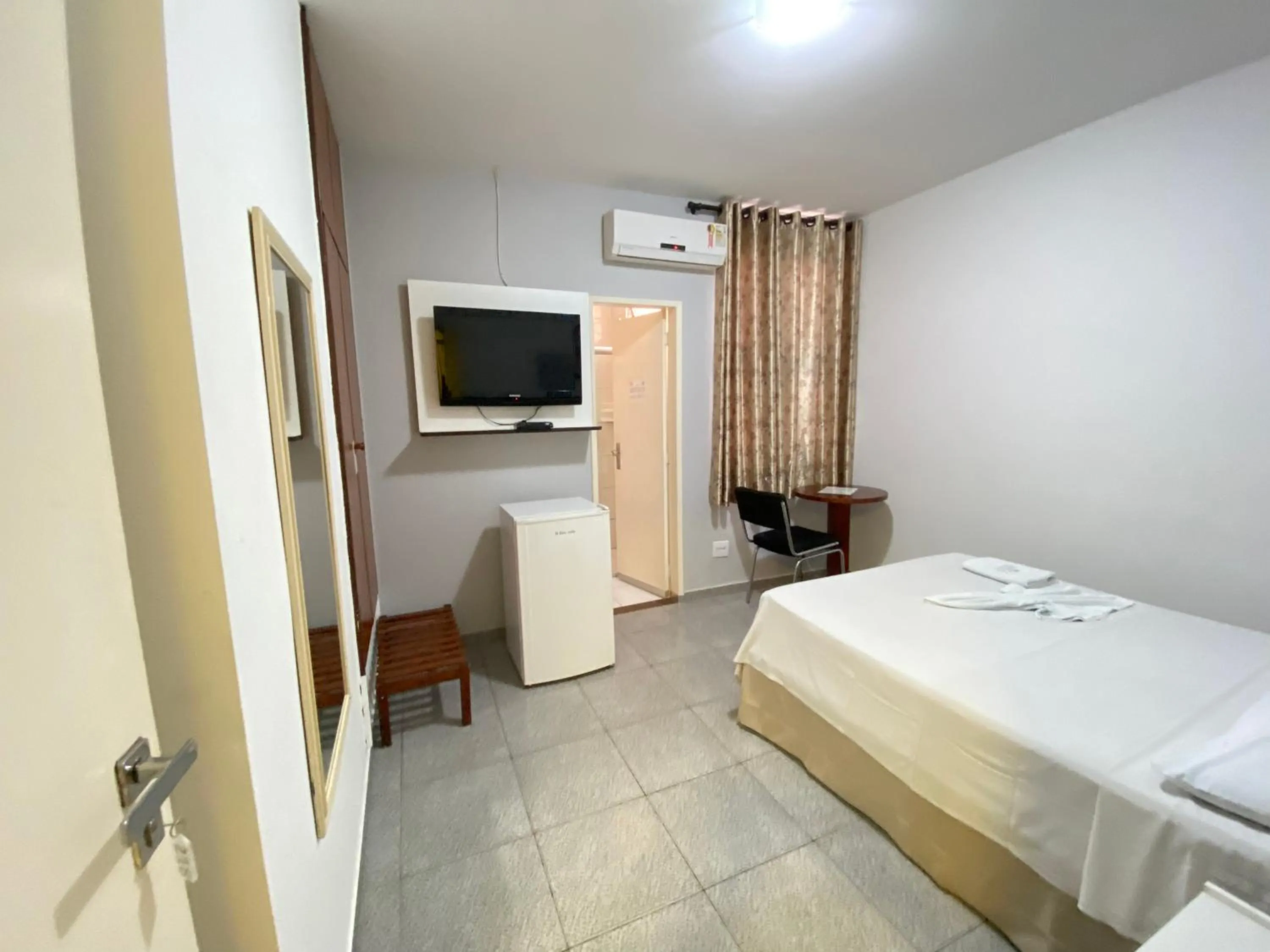 Photo of the whole room in Aton Plaza Hotel