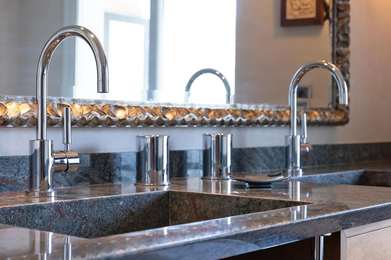 Suites del Mar Fenals Apartments