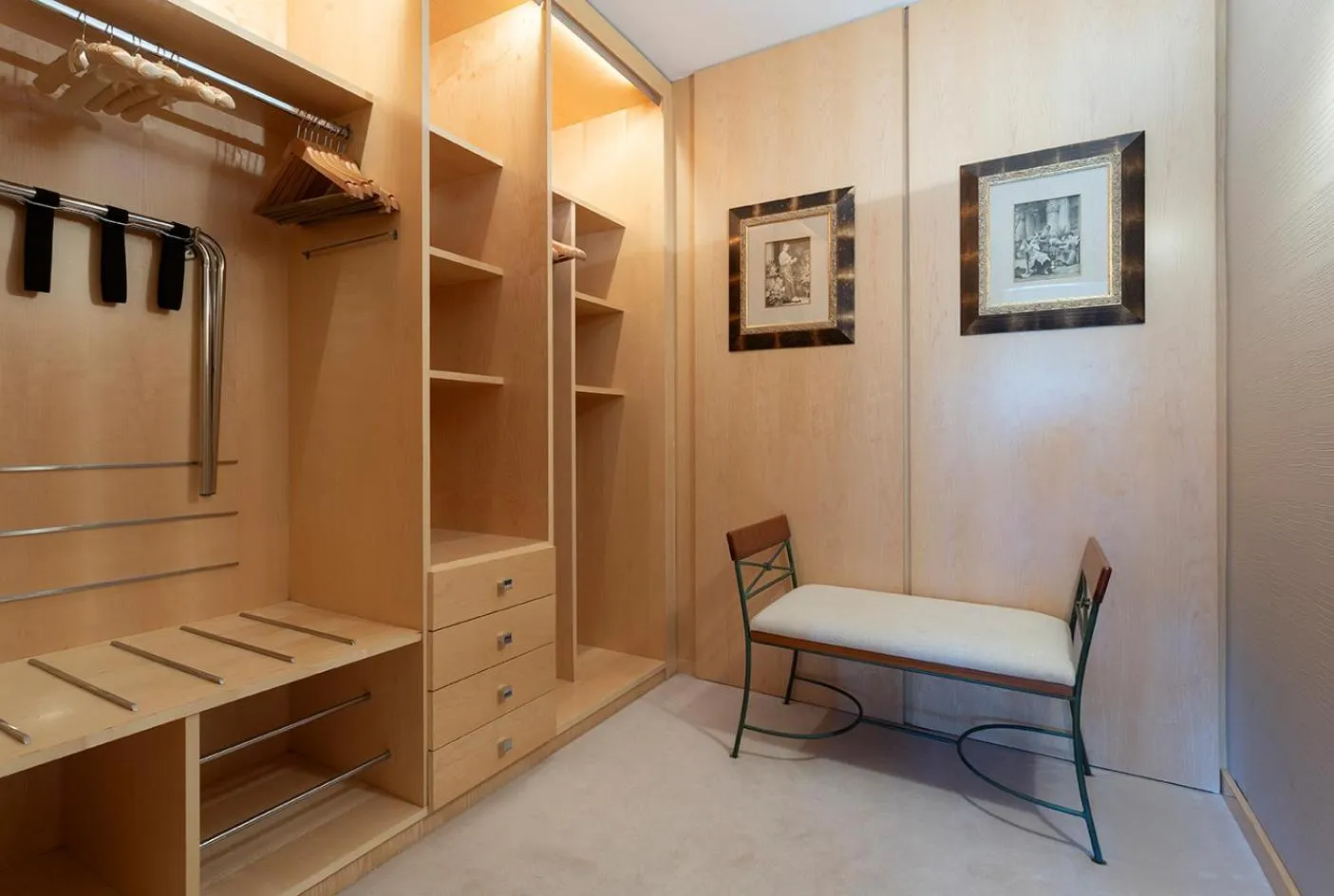 Suites del Mar Fenals Apartments