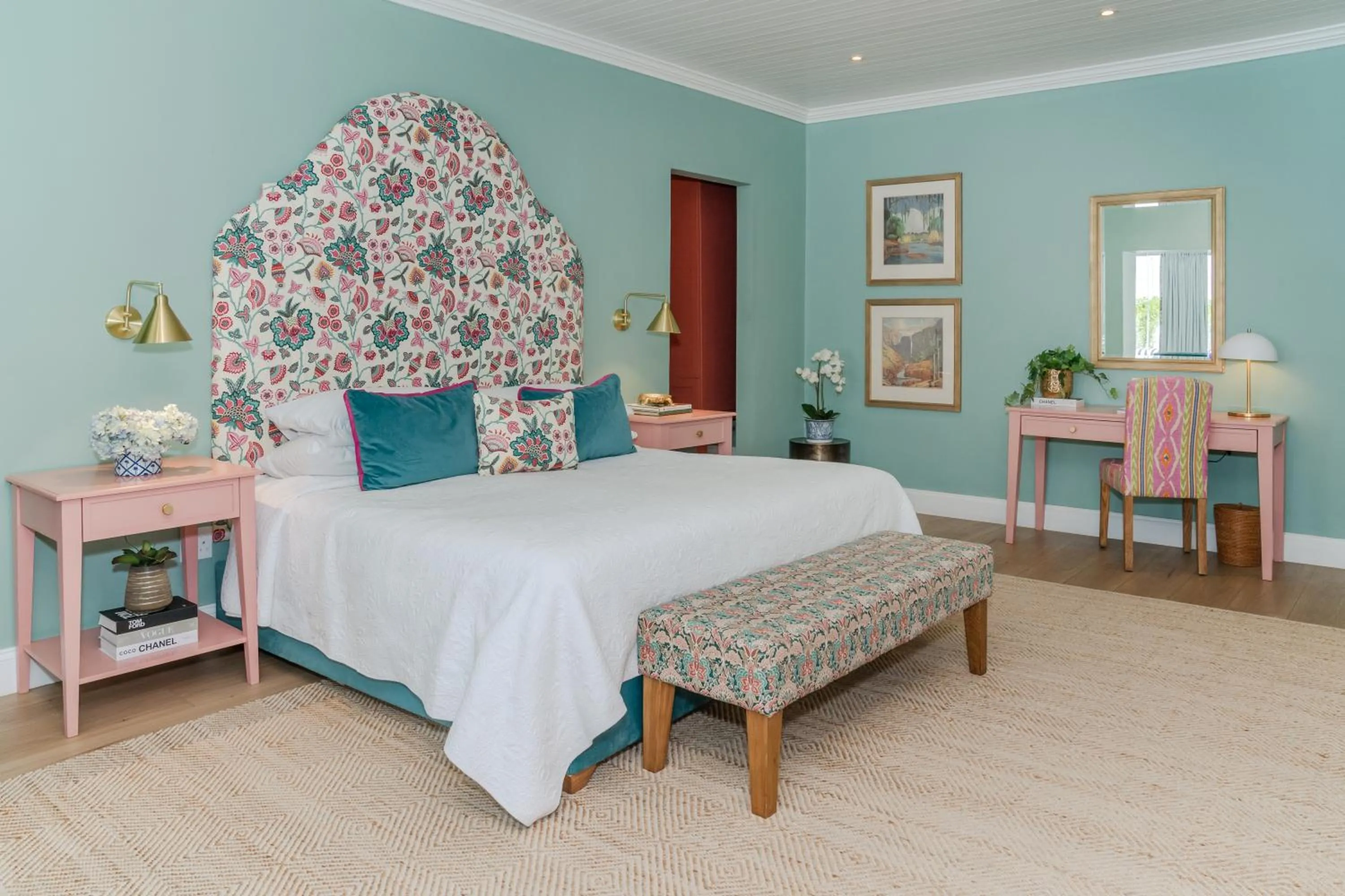 Photo of the whole room, Bed in Last Word Franschhoek