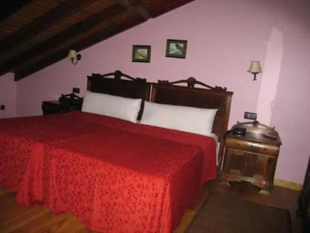 Photo of the whole room, Bed in Hotel Casona De Tresali