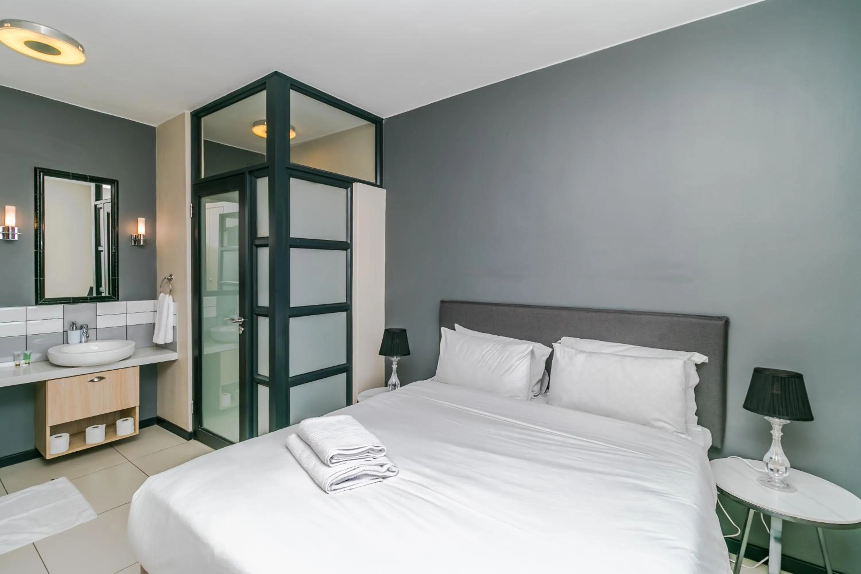 Bed in Easy Stay - The Vantage Rosebank