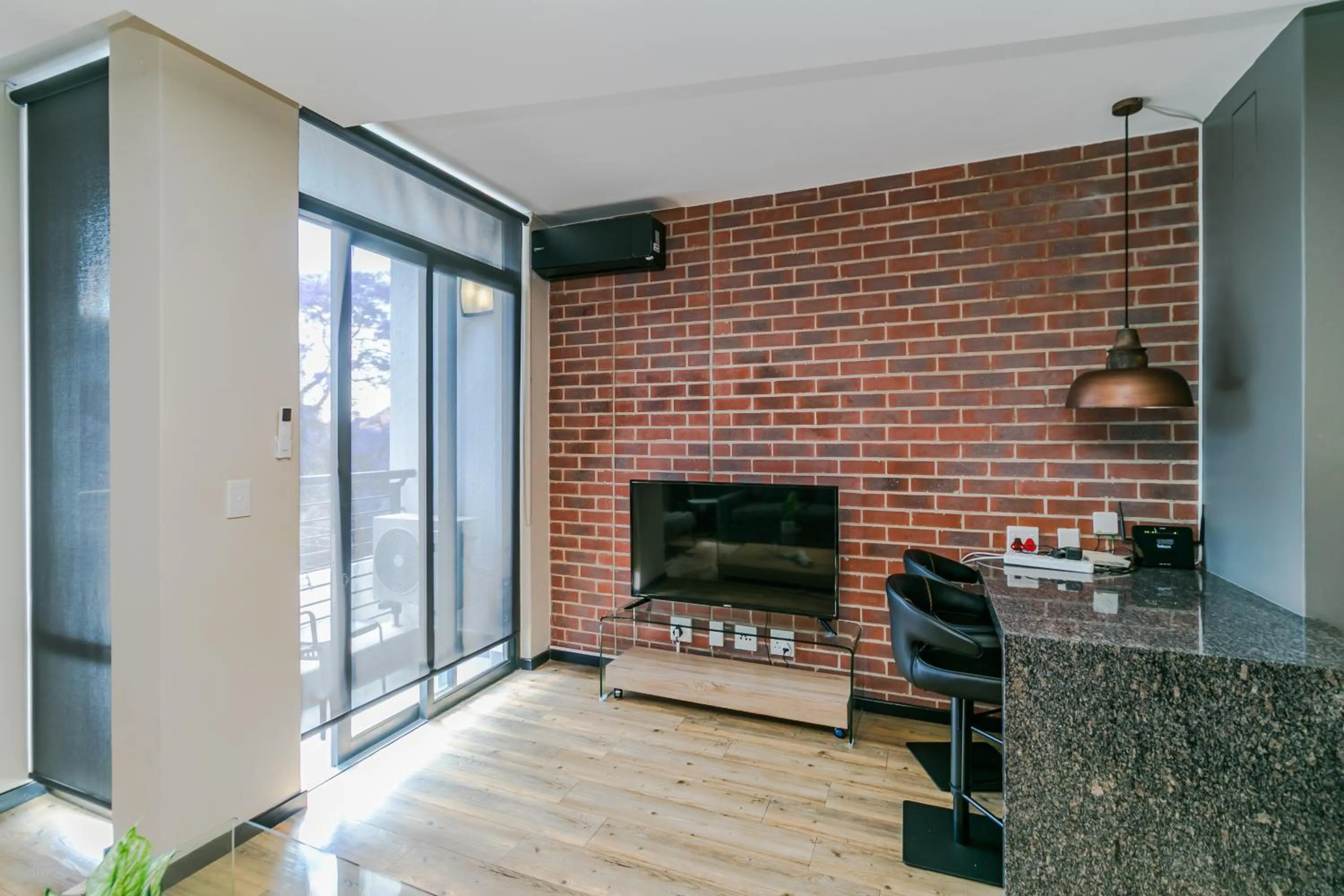 TV and multimedia in Easy Stay - The Vantage Rosebank