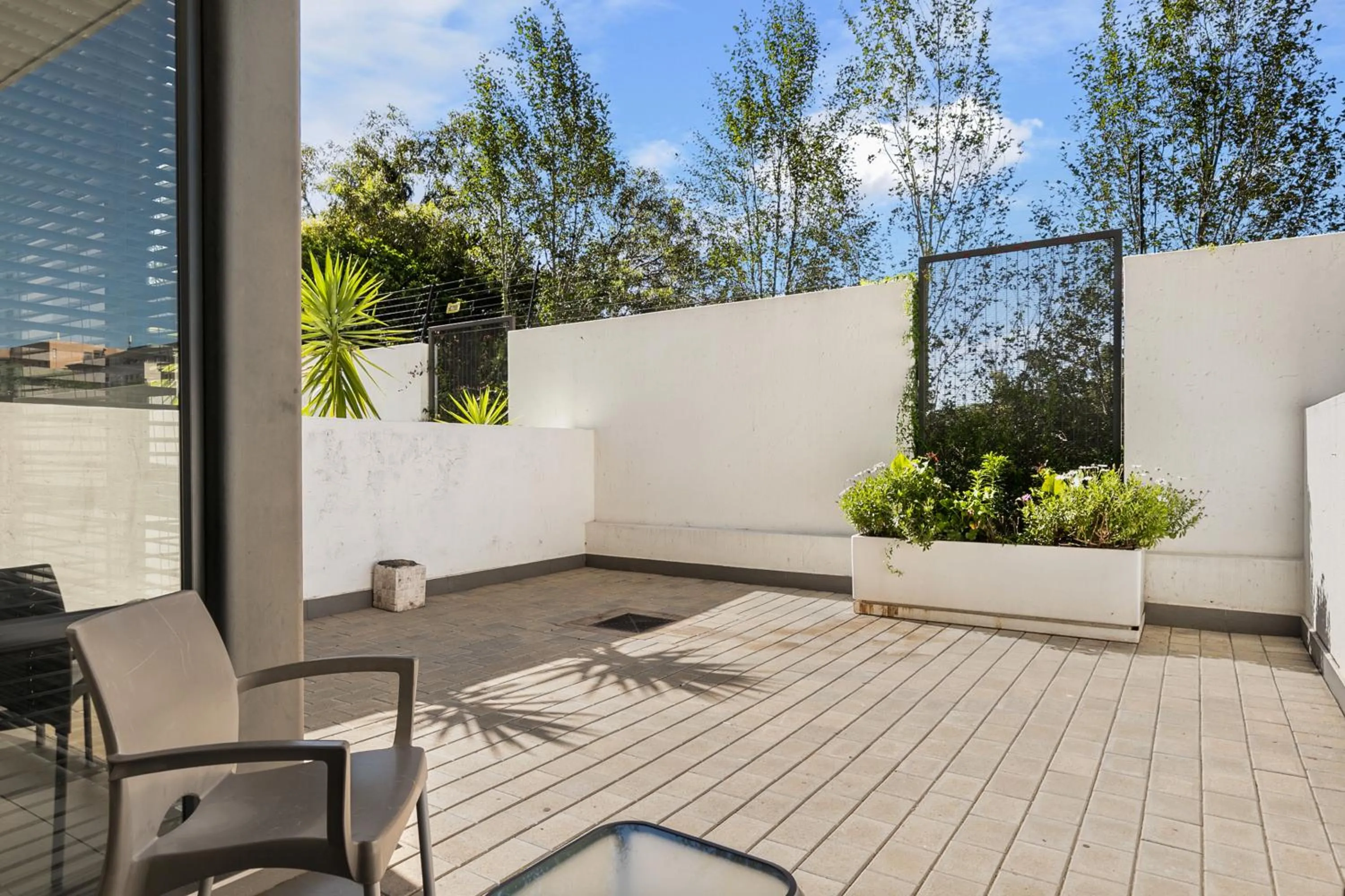 Patio in Easy Stay - The Vantage Rosebank
