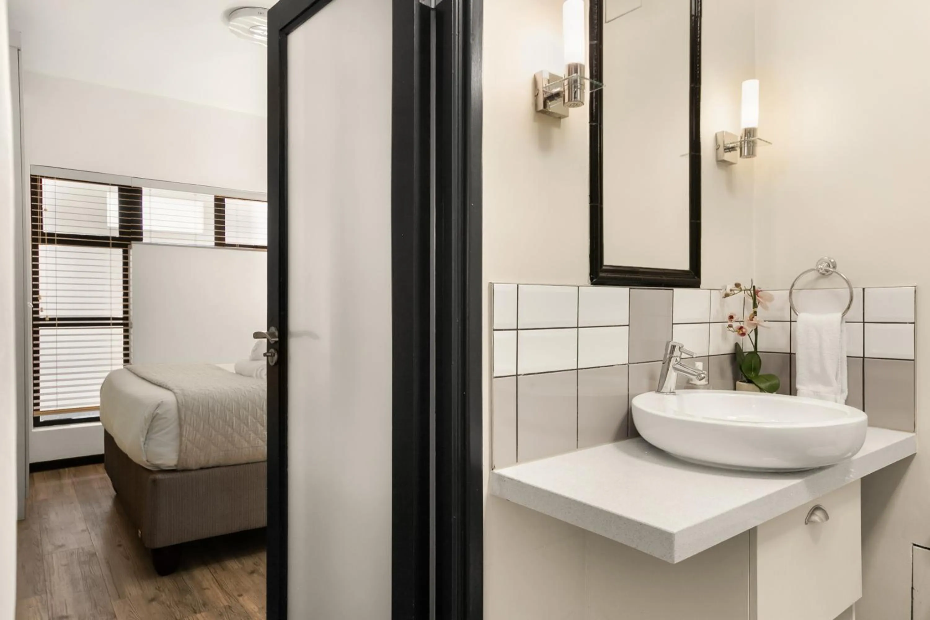 Bed in Easy Stay - The Vantage Rosebank