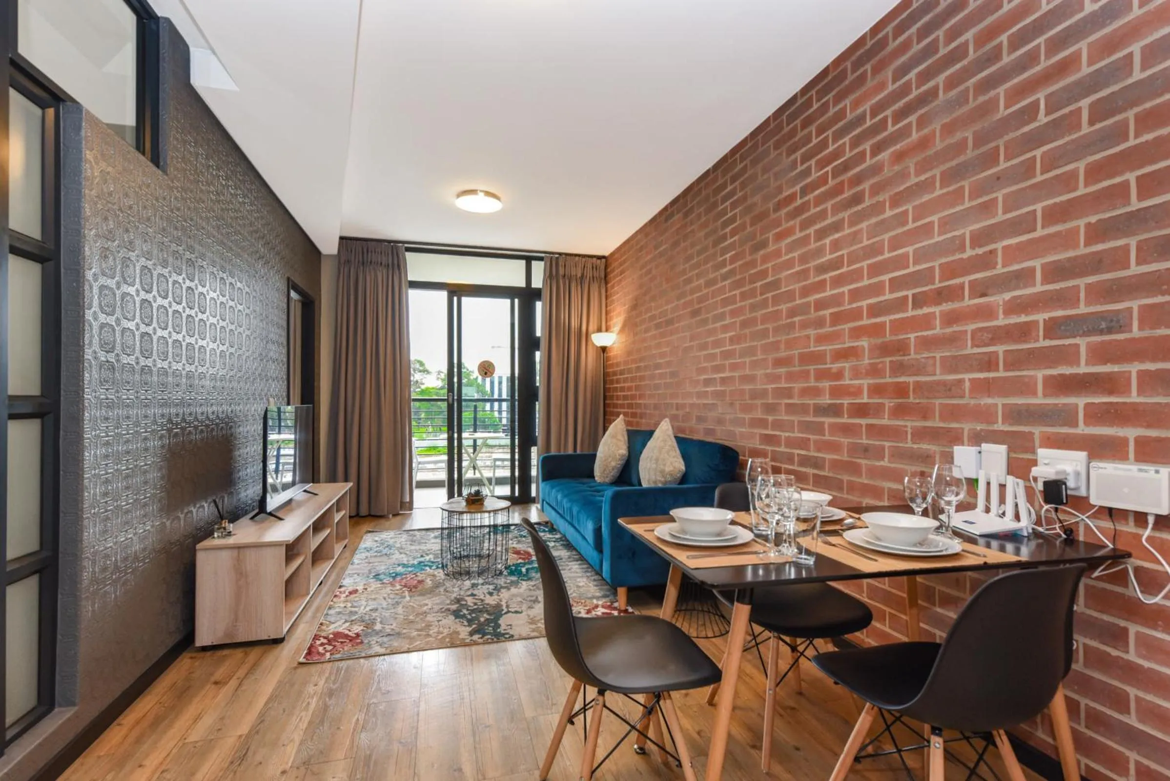 TV and multimedia in Easy Stay - The Vantage Rosebank