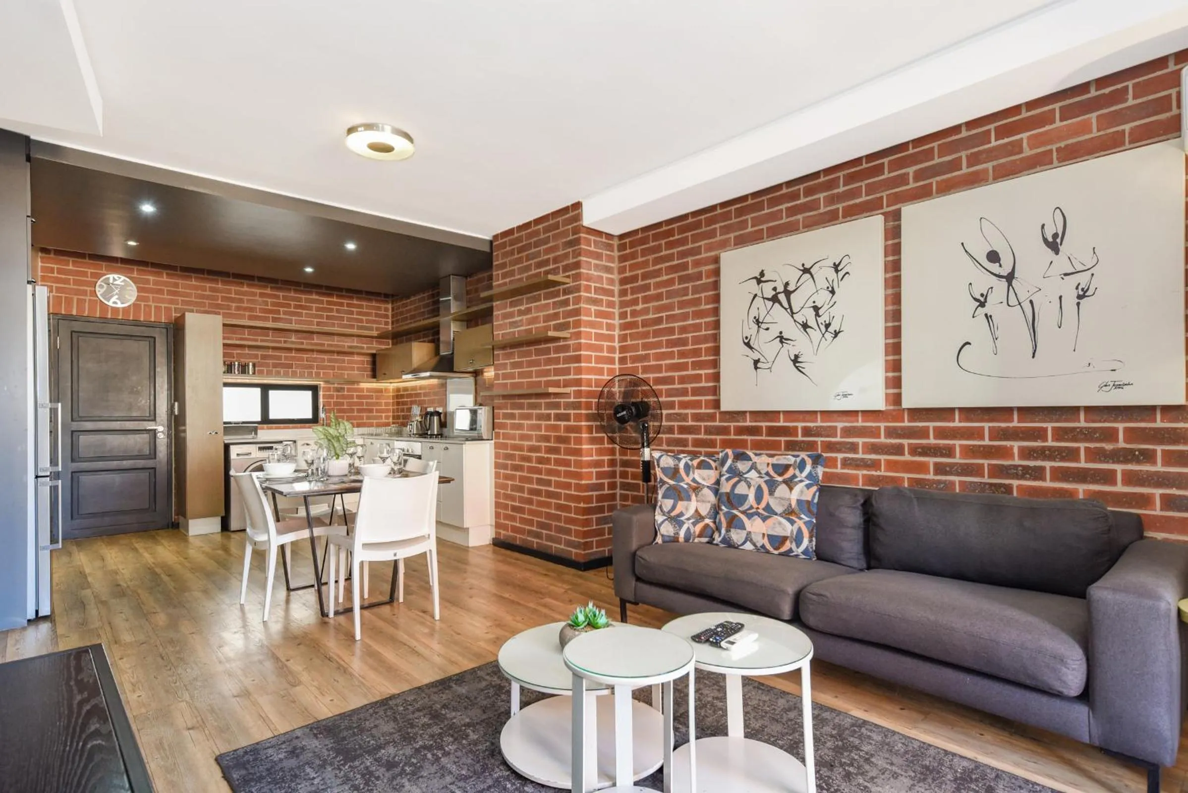 Kitchen or kitchenette in Easy Stay - The Vantage Rosebank