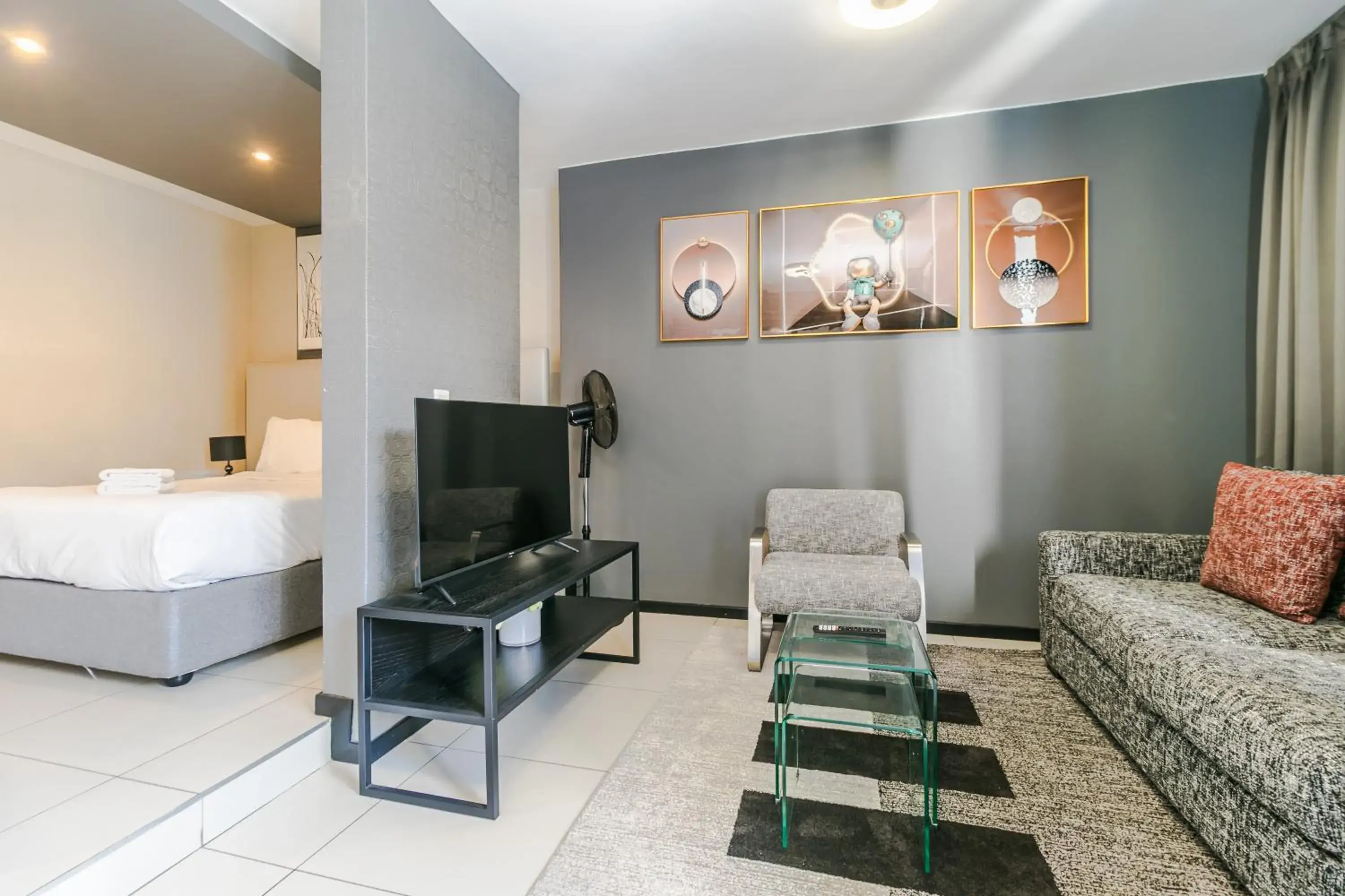 Deluxe 1 bed Studio in Easy Stay - The Vantage Rosebank Deluxe 1 bed Studio in Easy Stay - The Vantage Rosebank