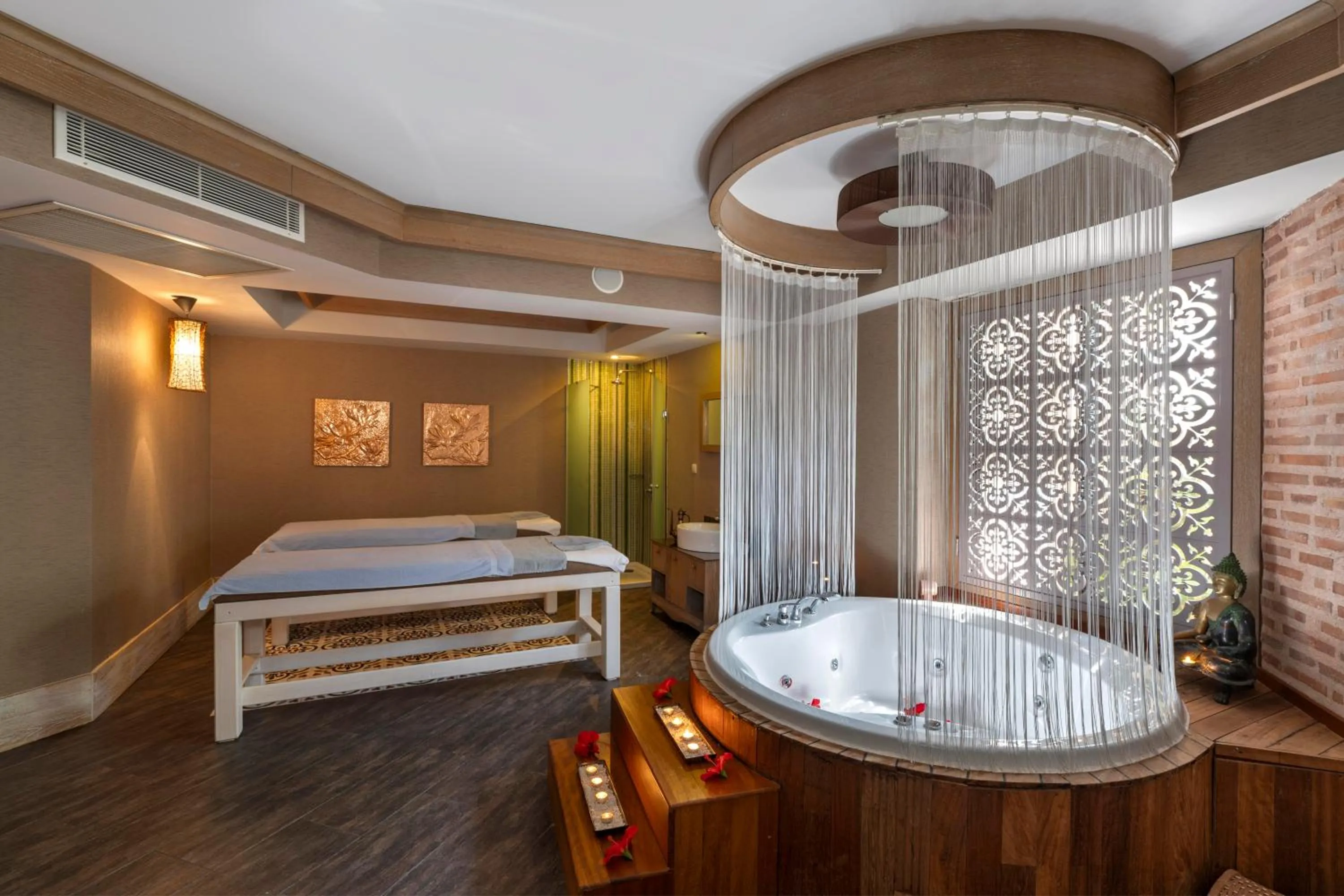 Hot Tub, Bed in Limak Arcadia Sport Resort Belek