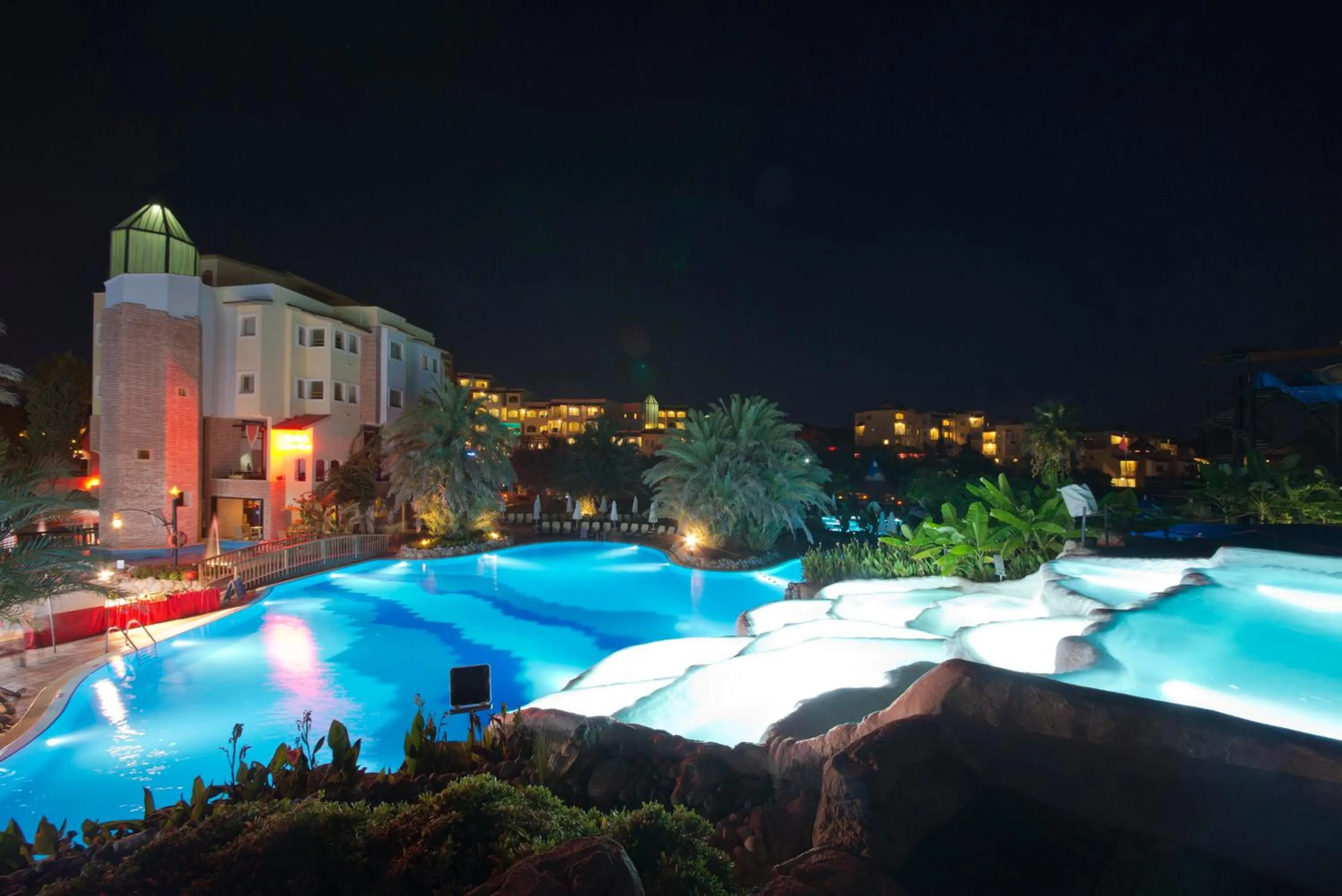 Swimming pool, Pool View in Limak Arcadia Golf Resort - 2 children Free up to age 14