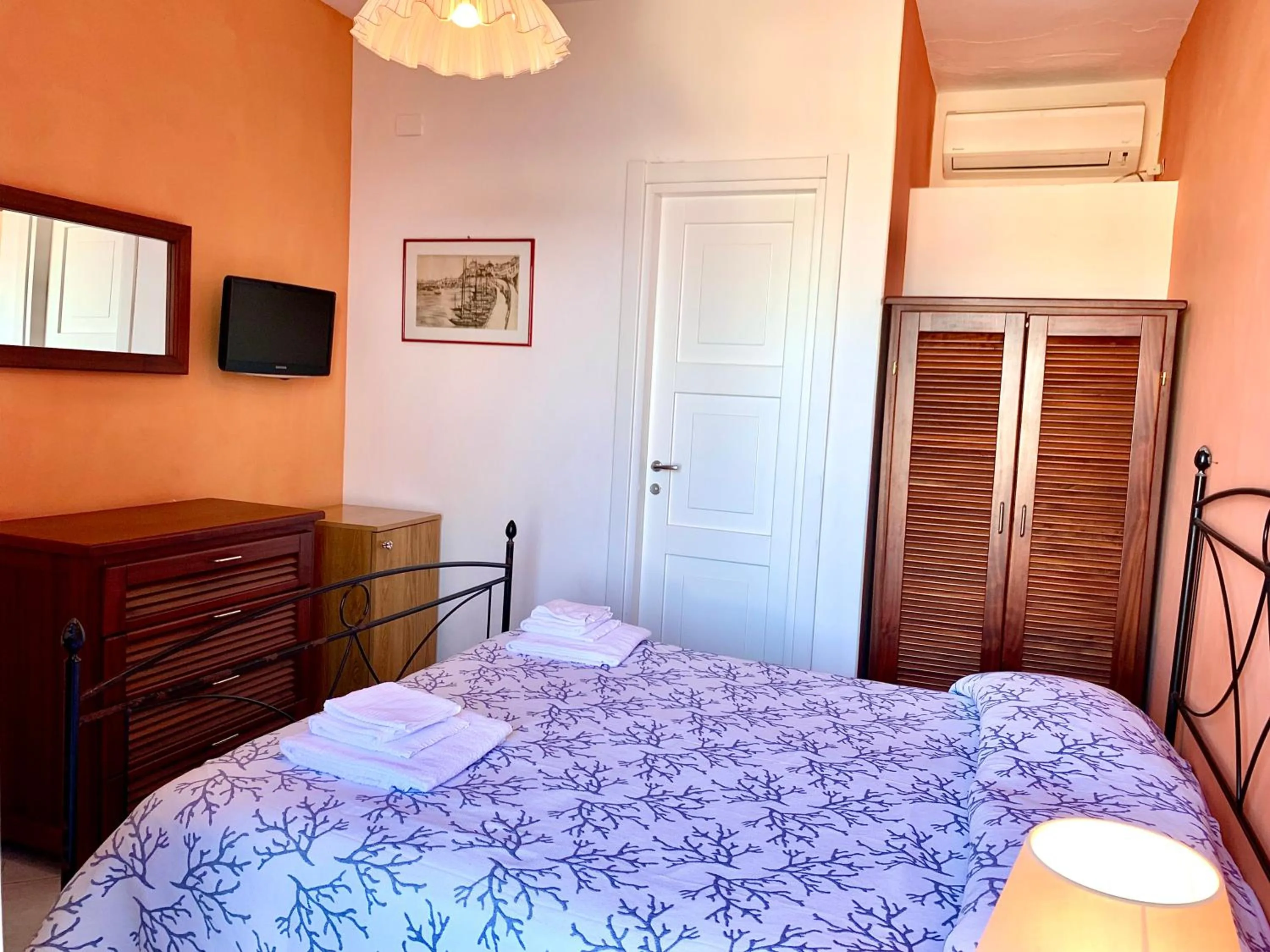 Bed in Hotel Ortensia