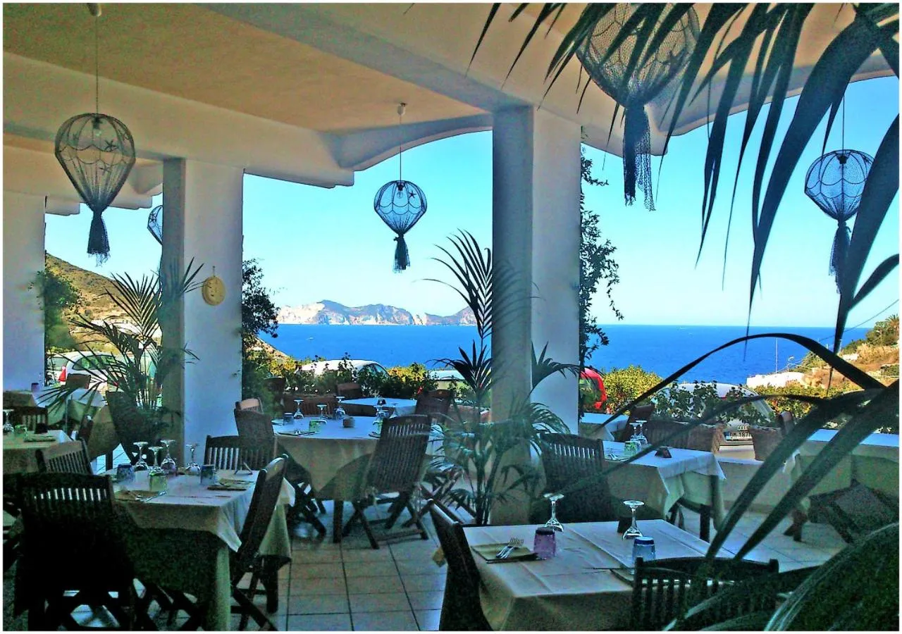 Restaurant/places to eat in Hotel Ortensia