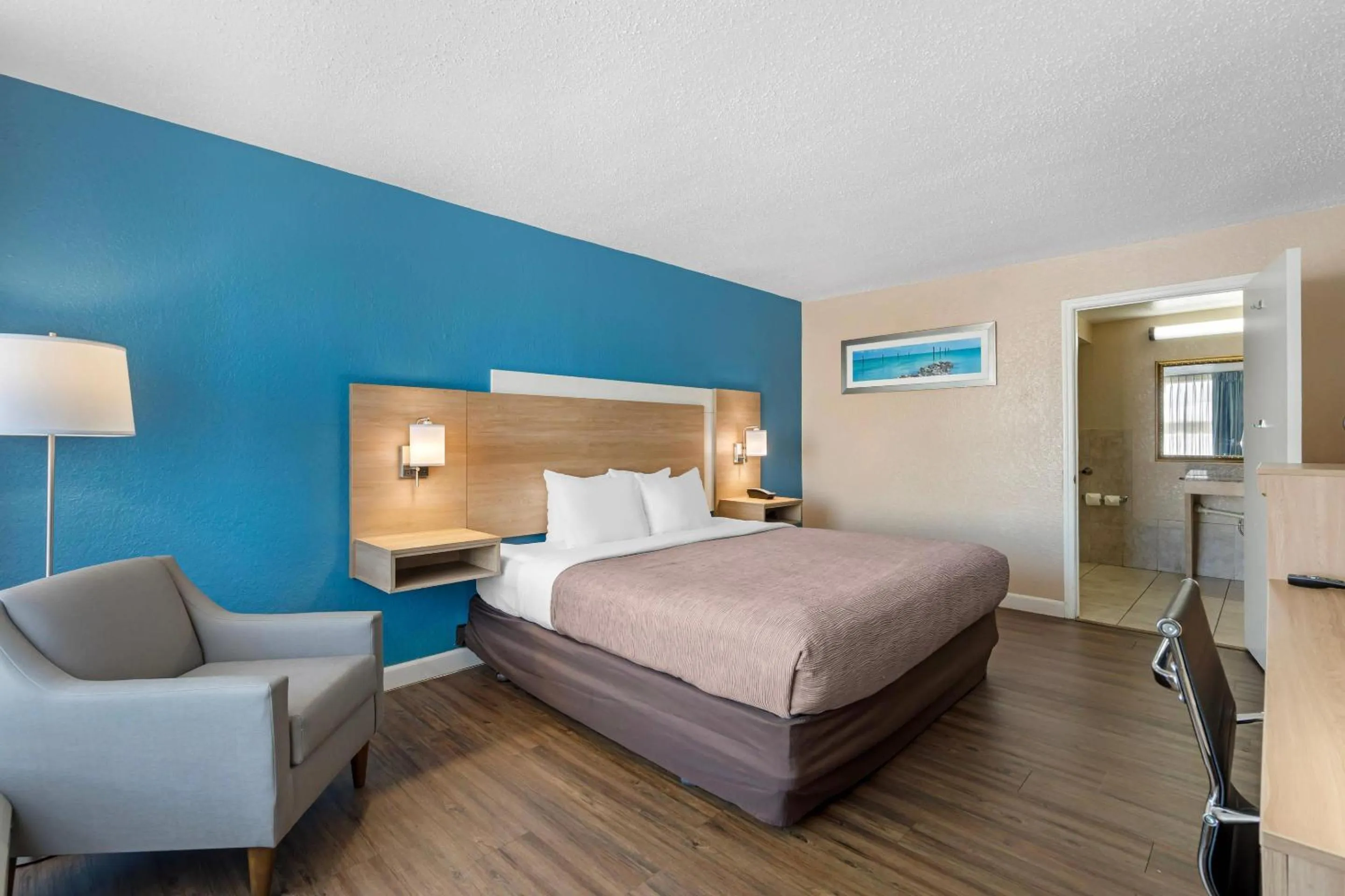 Bedroom, Bed in Quality Inn & Suites Conference Center