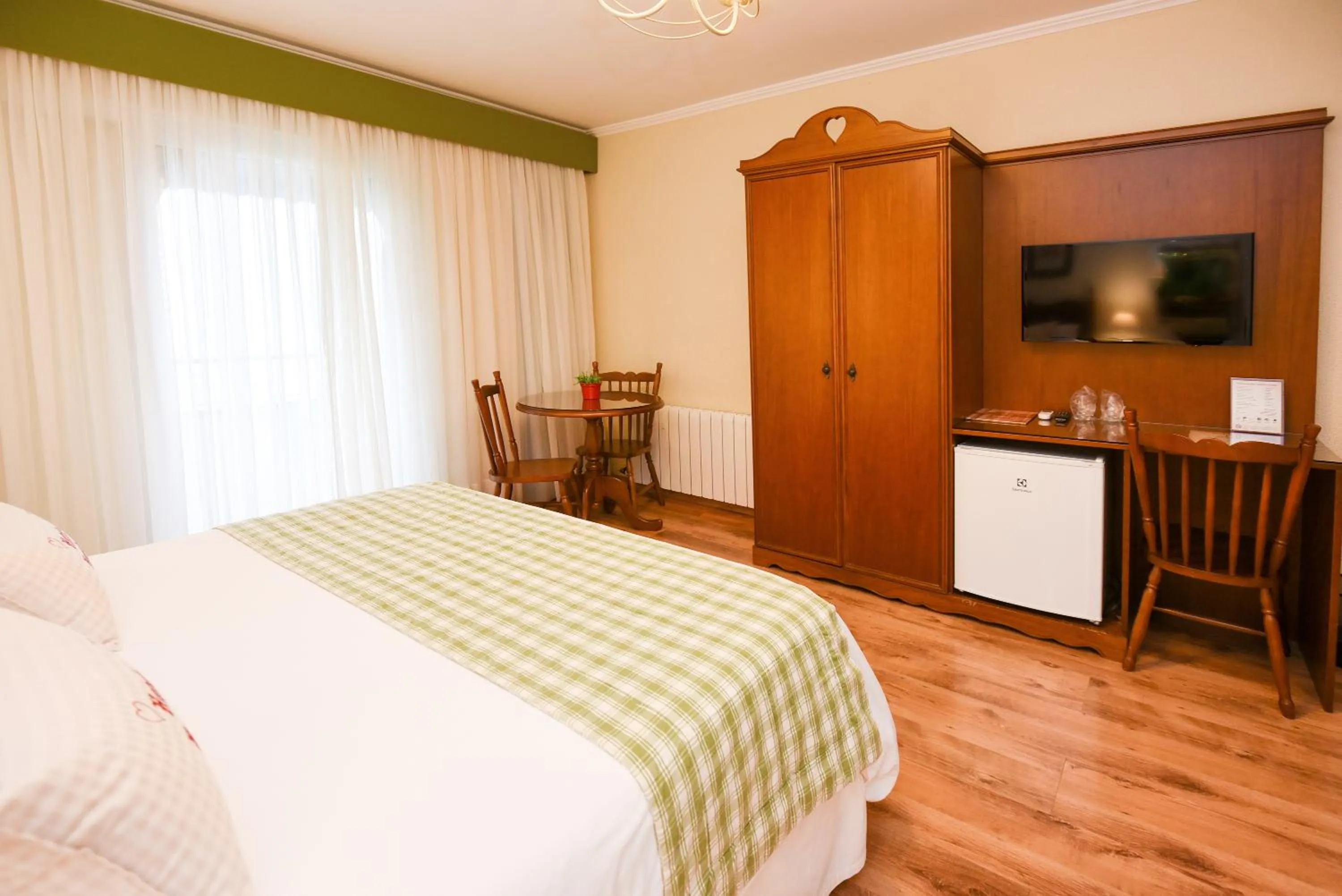 Photo of the whole room, Bed in Hotel das Hortênsias