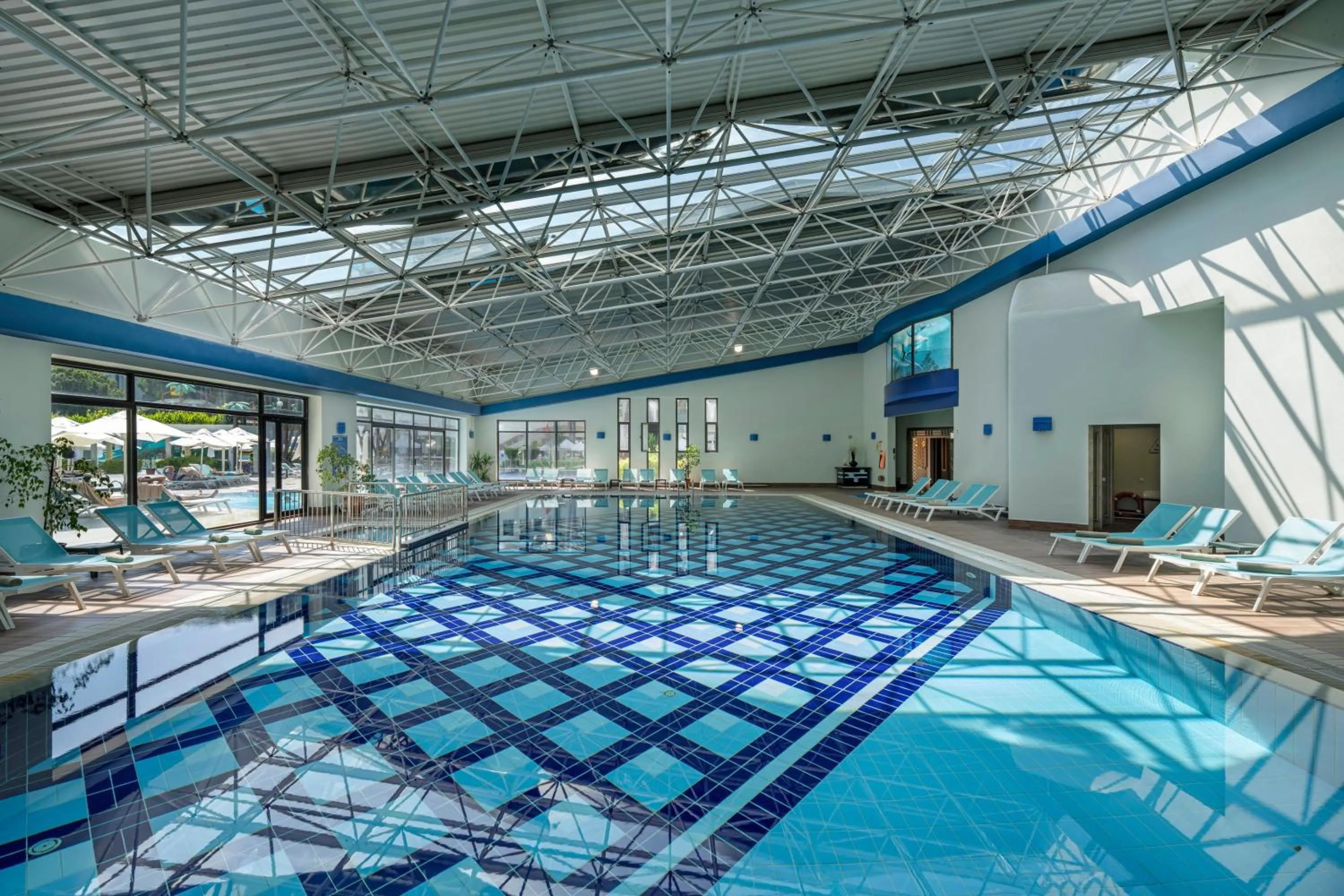 Swimming pool in Limak Atlantis Deluxe Hotel Belek