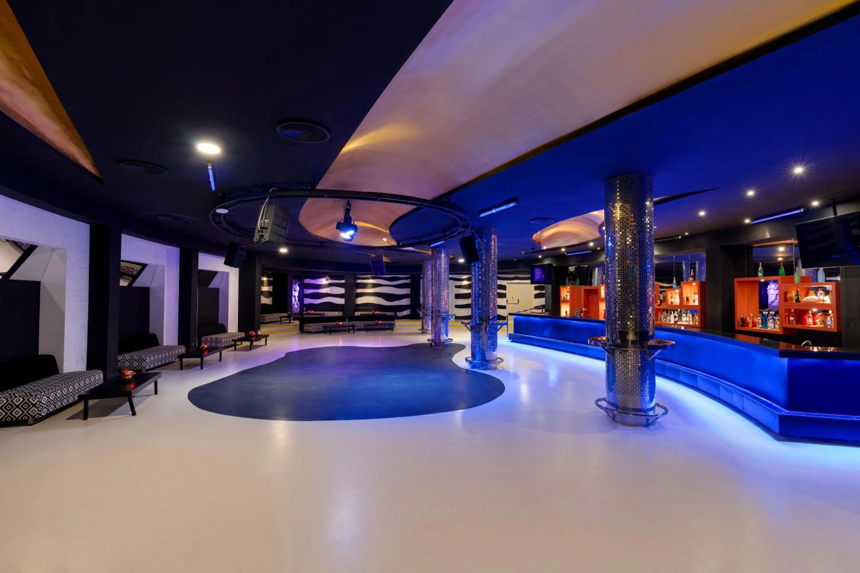 Evening entertainment in Limak Atlantis Deluxe Hotel Belek