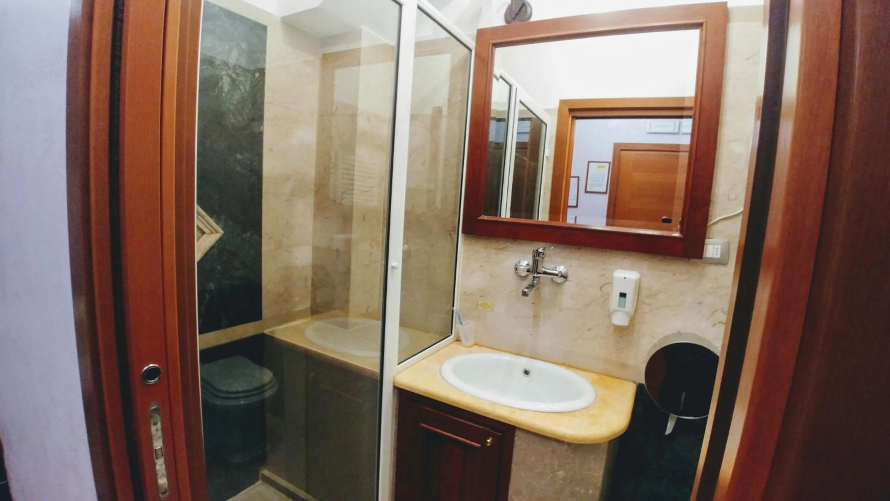 Shower in Affittacamere Stranamore