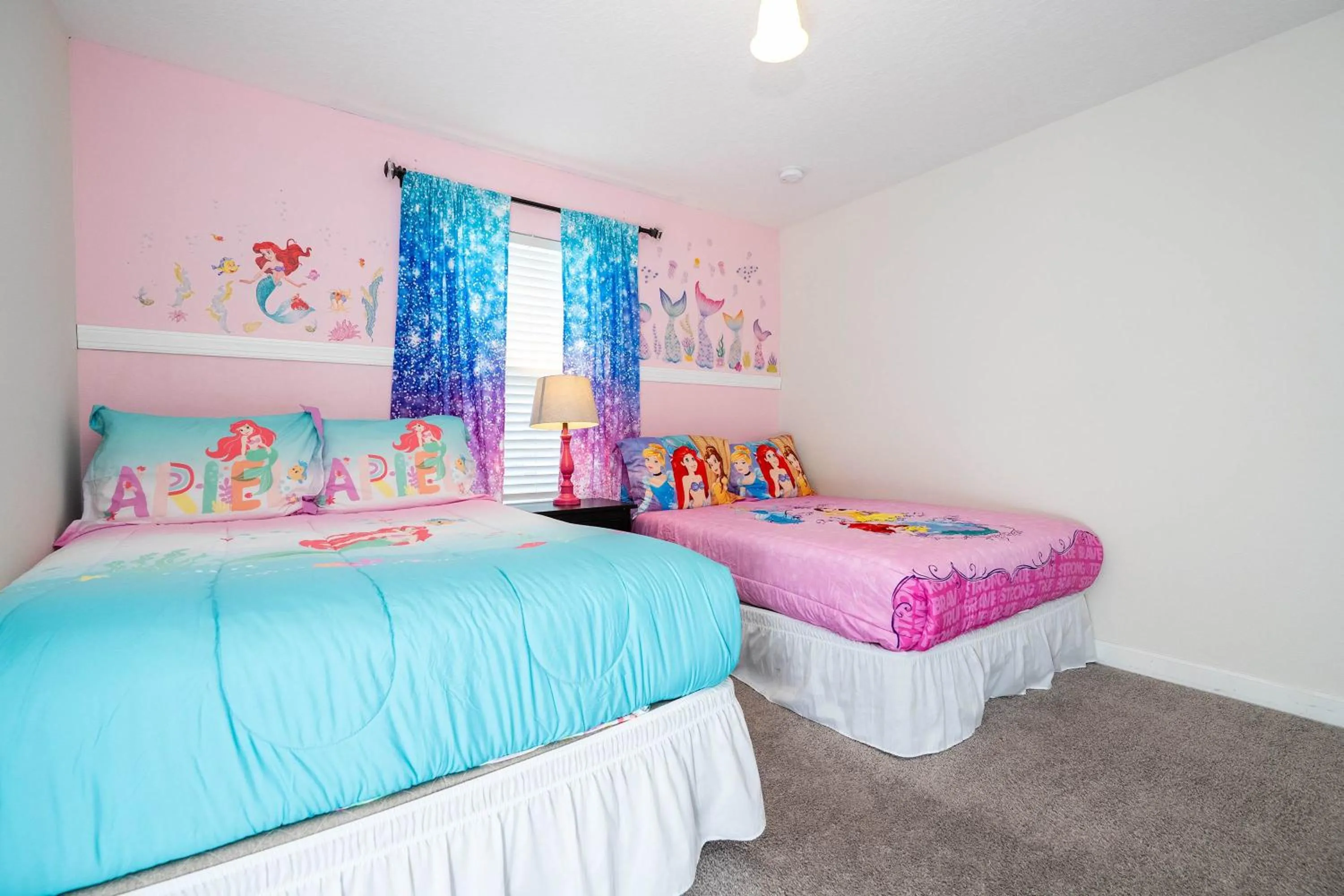 Bed in Family Friendly Four Bedrooms w/ Pool 4896