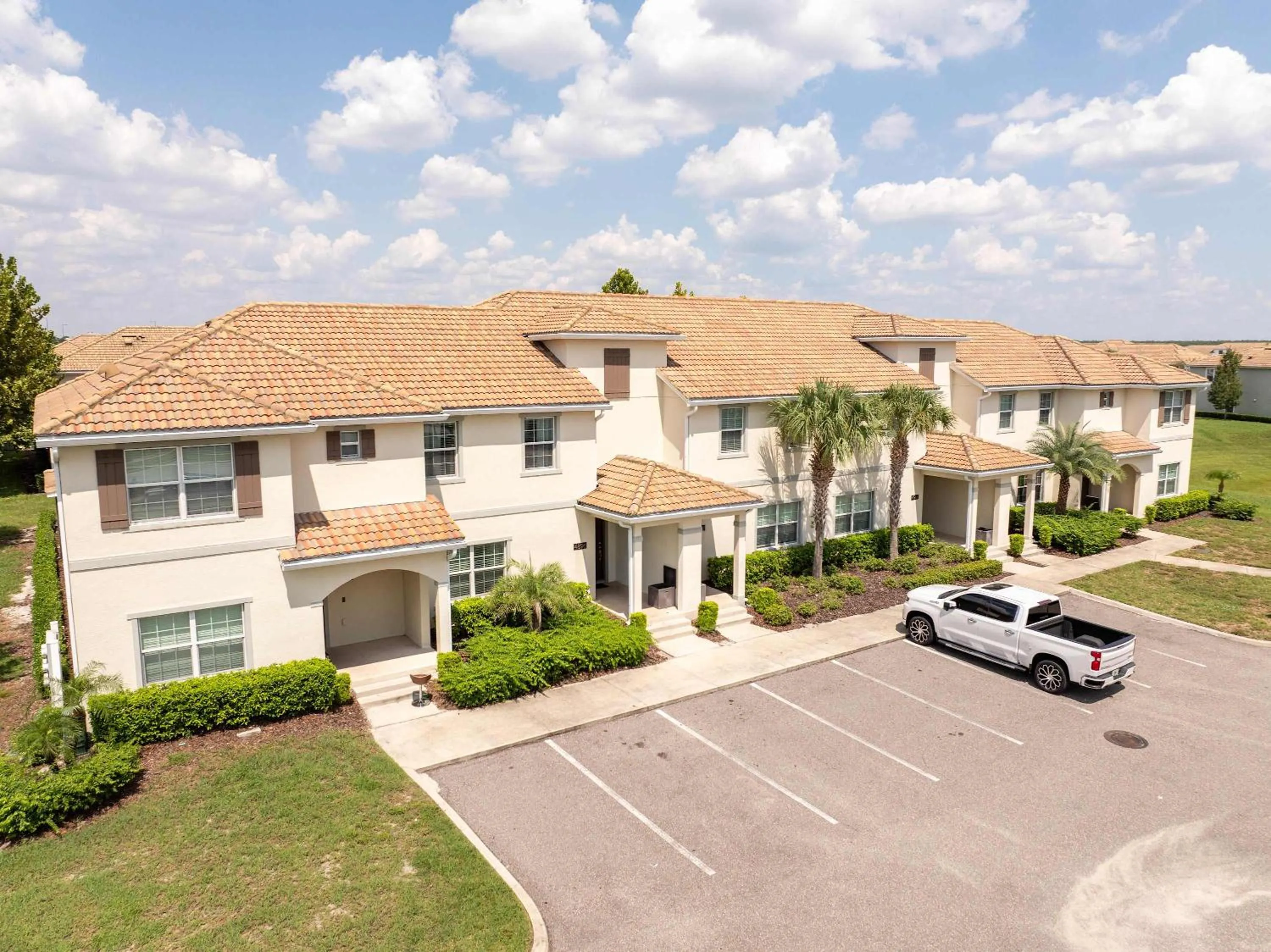 Family Friendly Four Bedrooms w/ Pool 4896