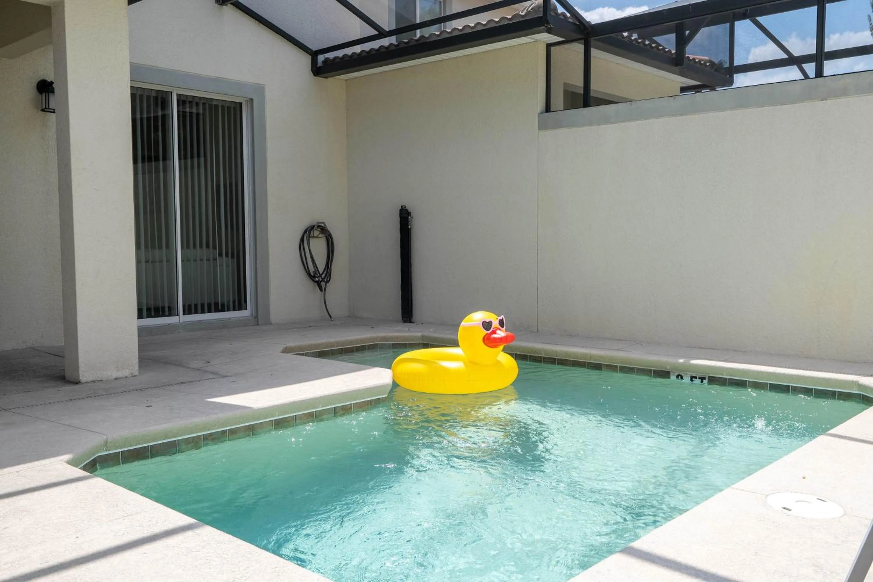 Family Friendly Four Bedrooms w/ Pool 4896