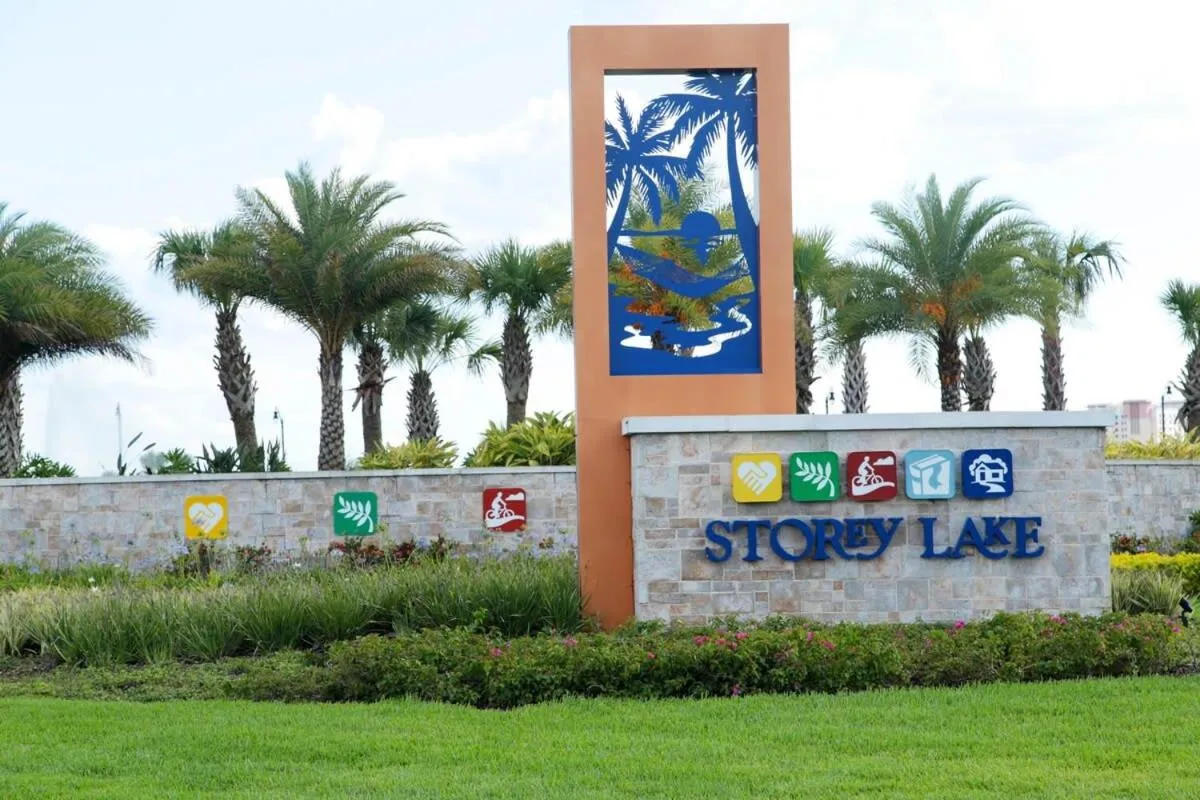 Four Bedrooms close to Disney w Pool 4898