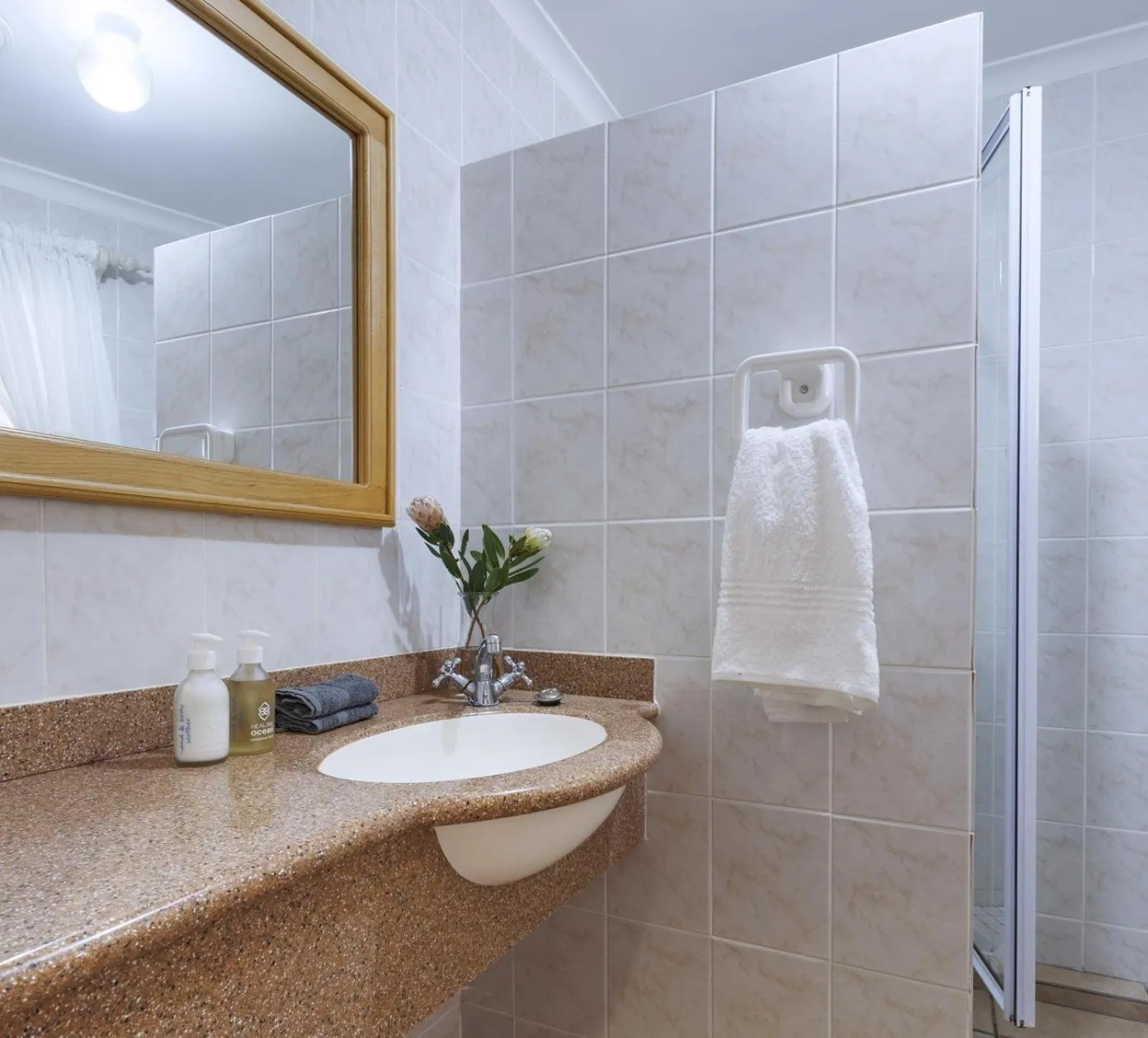 Shower in Aire del Mar Guest House