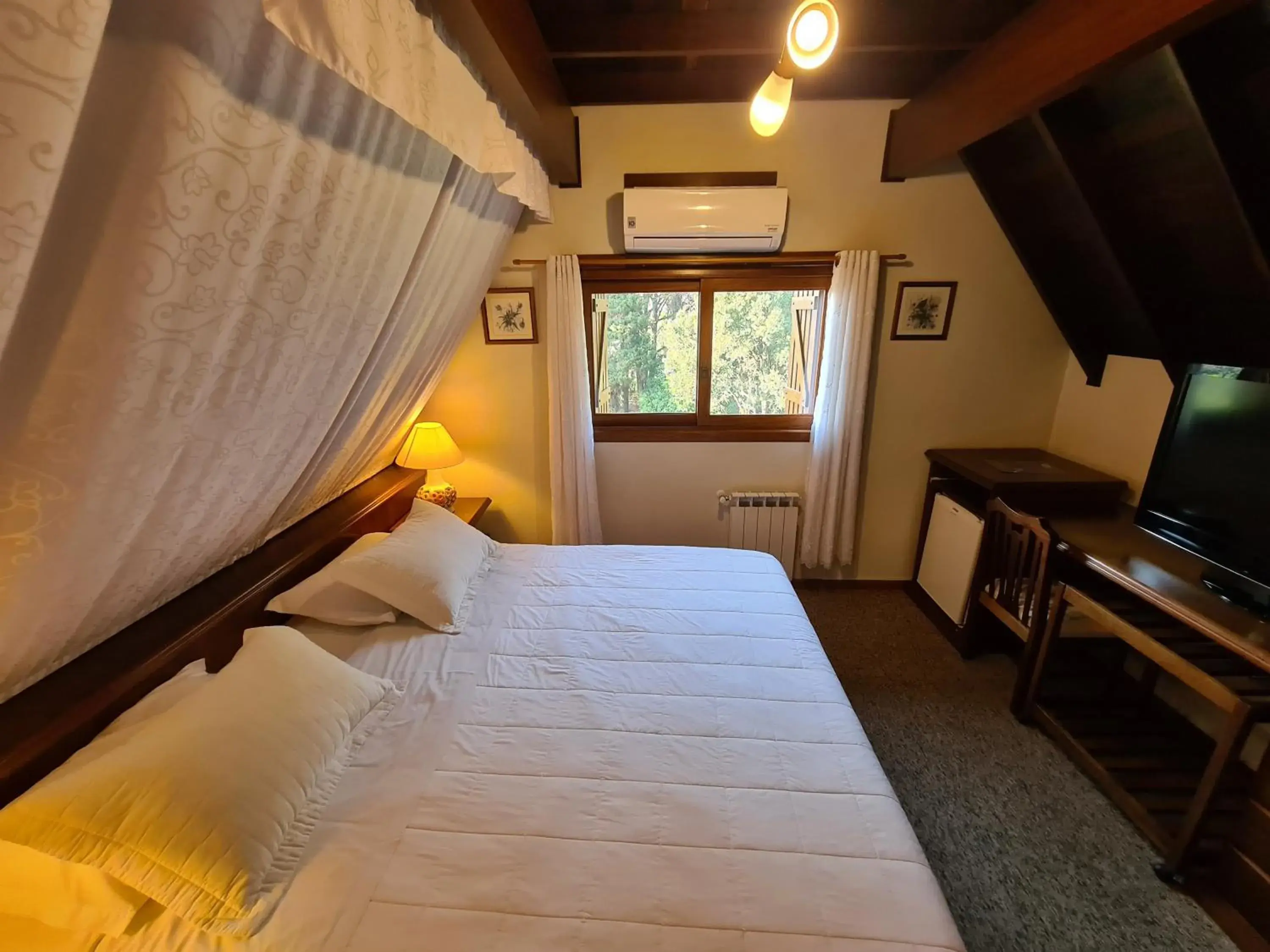 Superior Queen Room in Hotel Azaleia Superior Queen Room in Hotel Azaleia