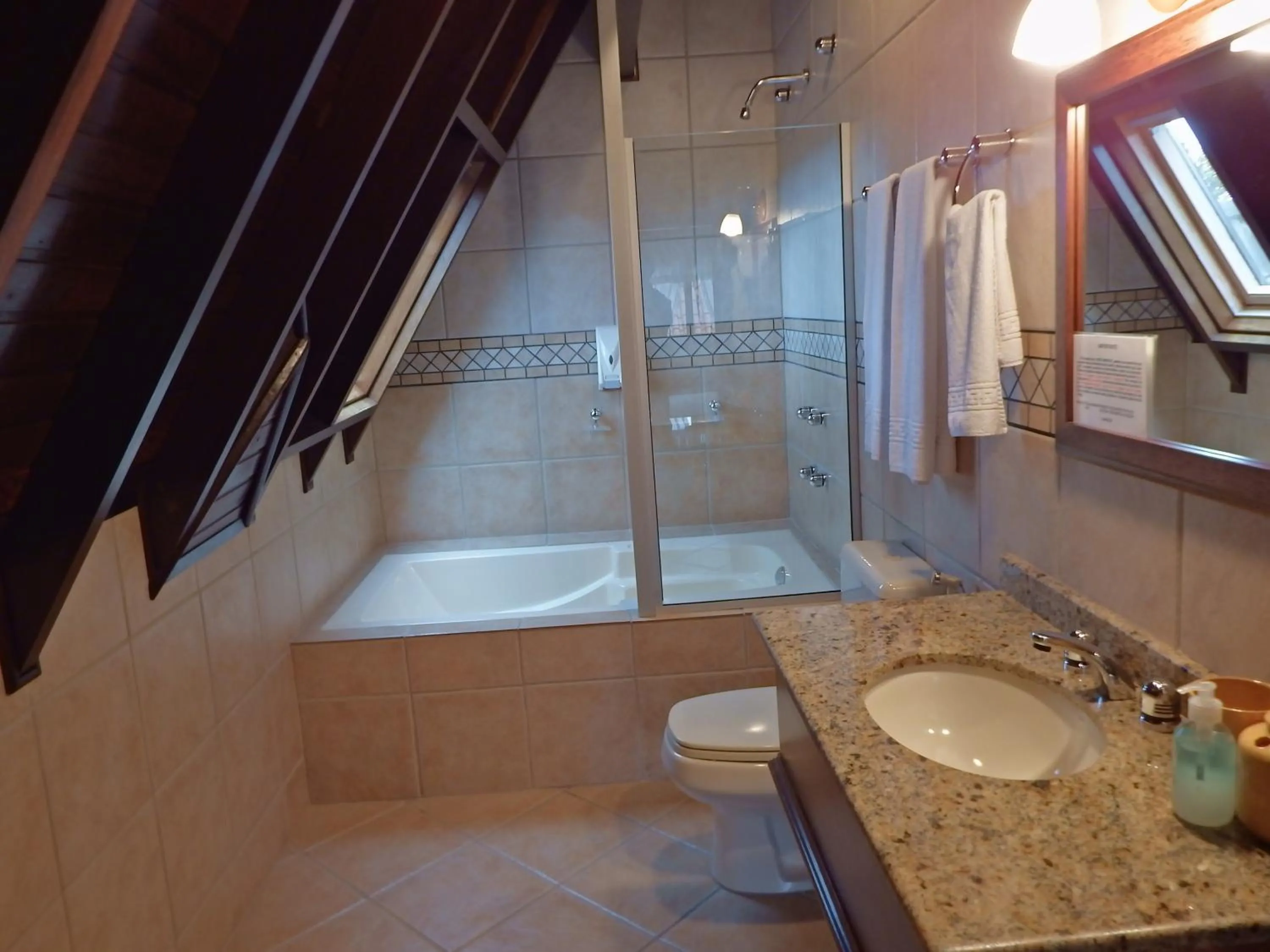 Bathroom in Hotel Azaleia